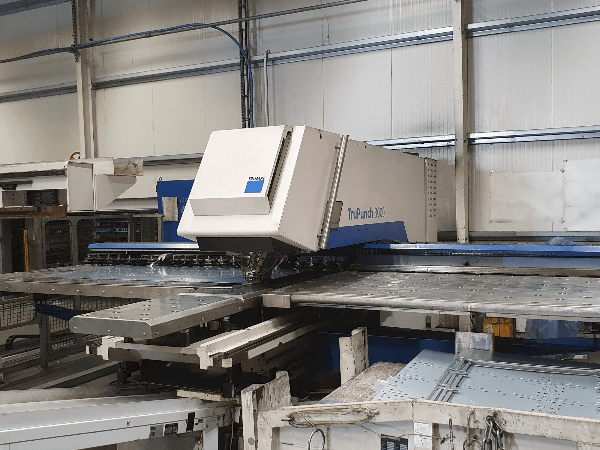 Prikaz stroja Trumpf TruPunch 3000 sprijeda