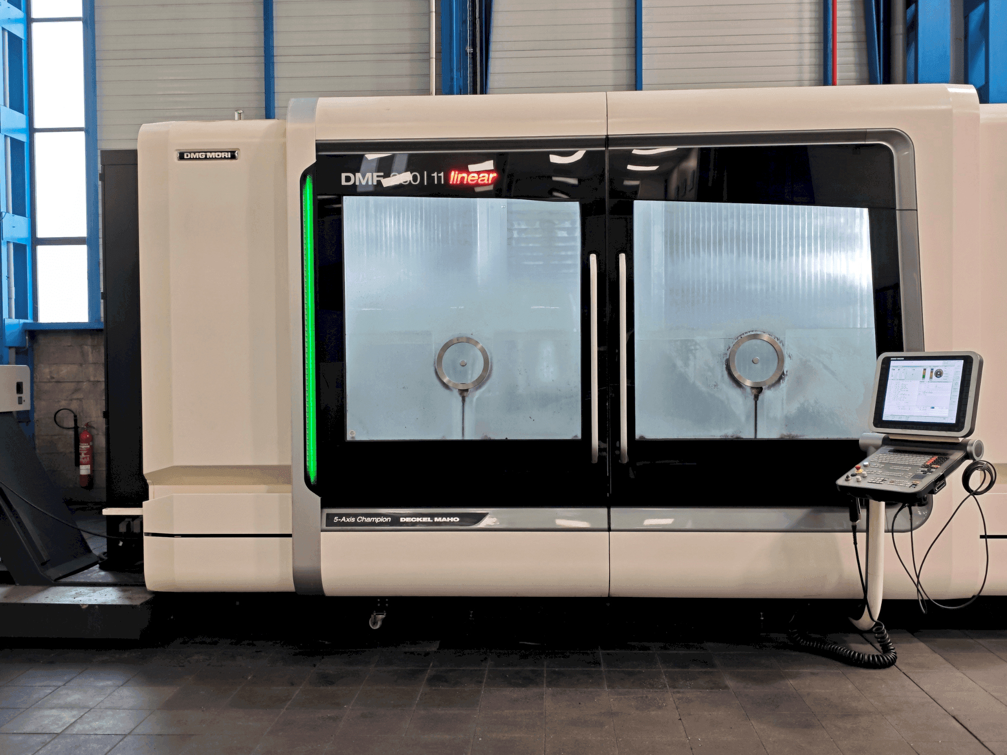 Prikaz stroja DMG MORI DMF 260-11 Linear sprijeda
