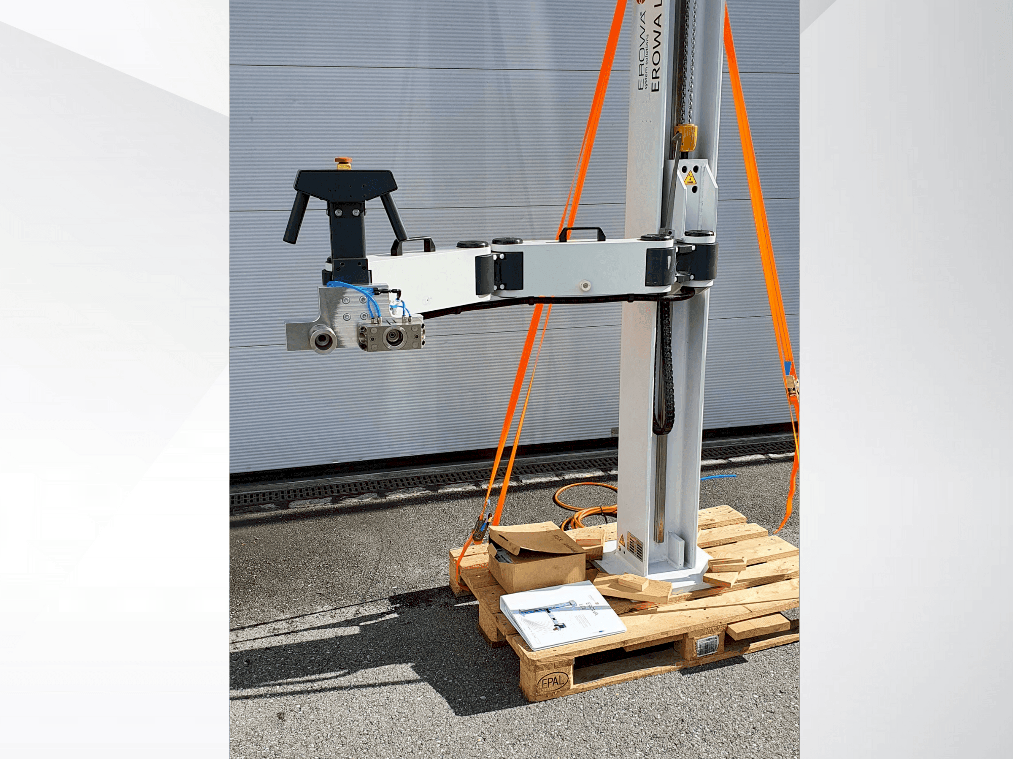 Prikaz stroja EROWA Lift 250 sprijeda