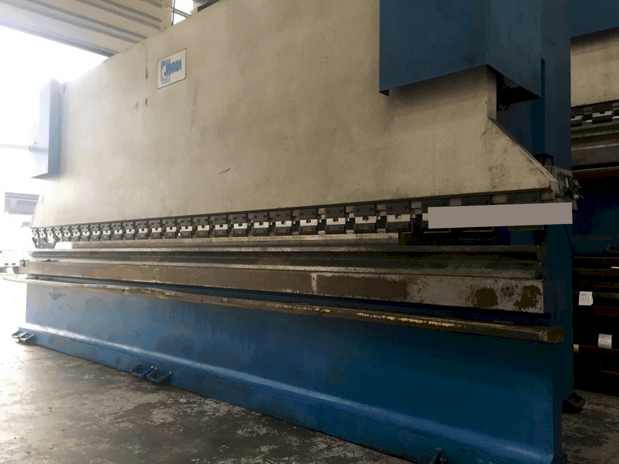 Prikaz lijeve strane stroja JORDI PH6100 - 180 (2003)