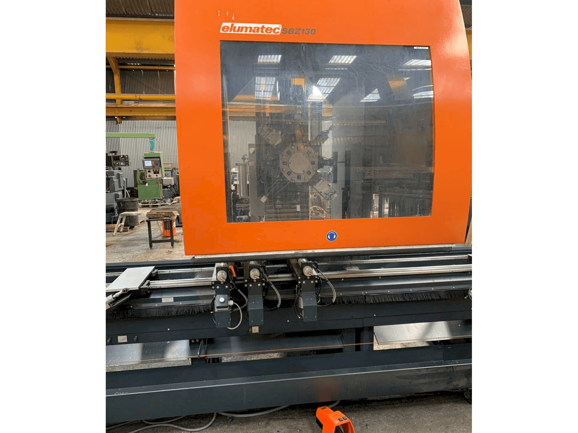 Prikaz stroja Elumatec SBZ 130 sprijeda