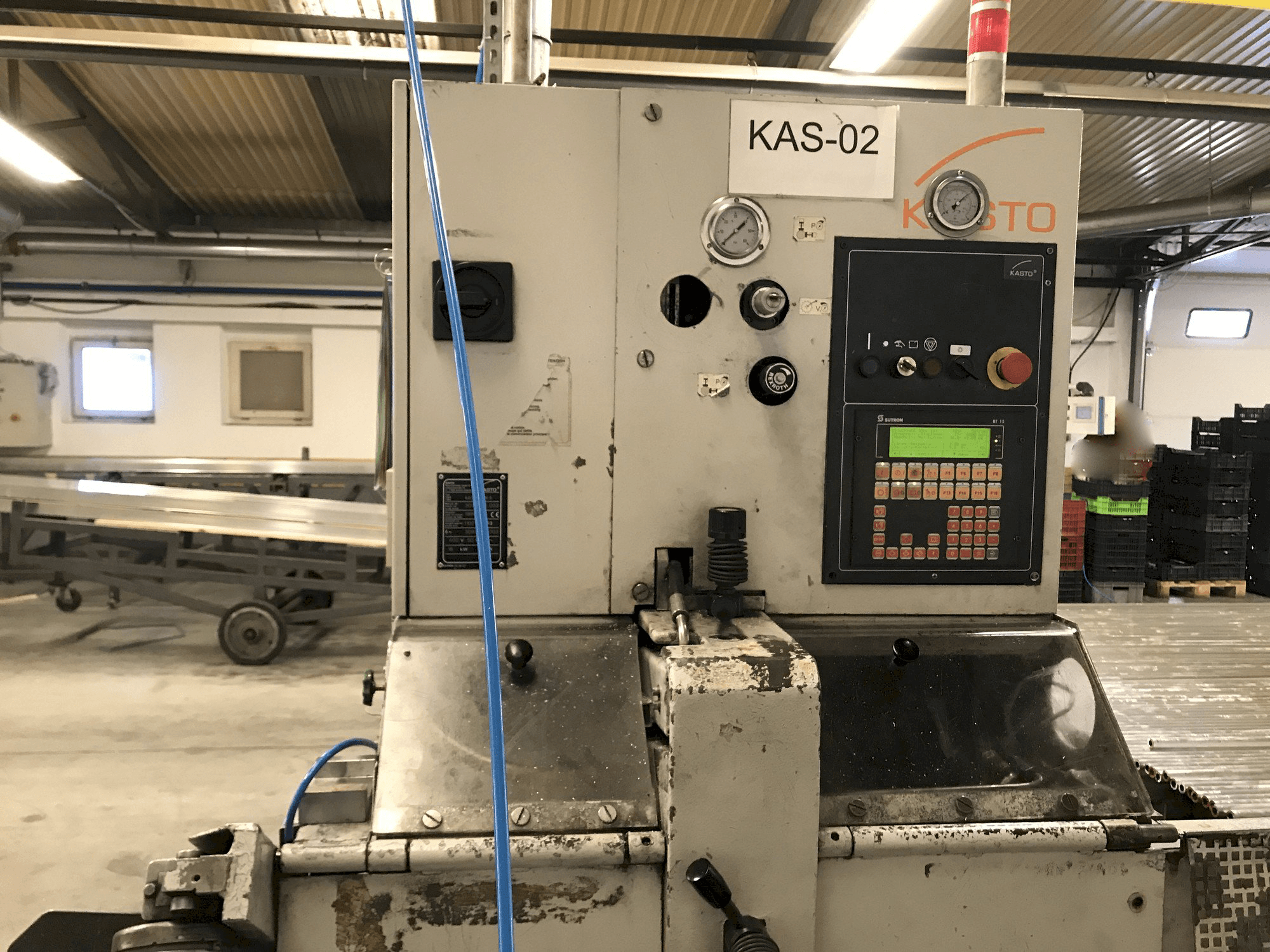 Prikaz stroja KASTO wa M9 sprijeda