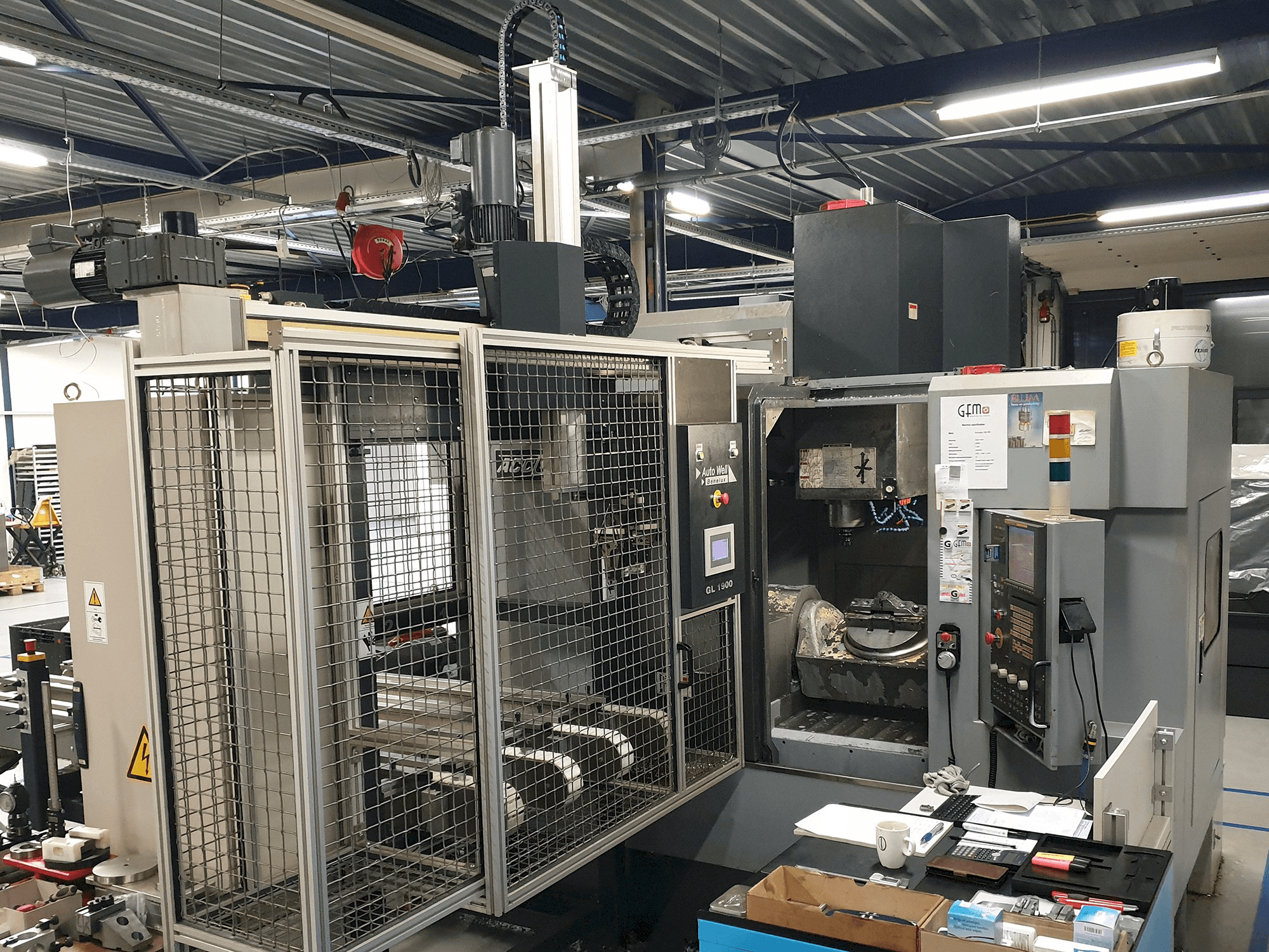 Prikaz stroja ACCUWAY UM - 350V5 slijeva