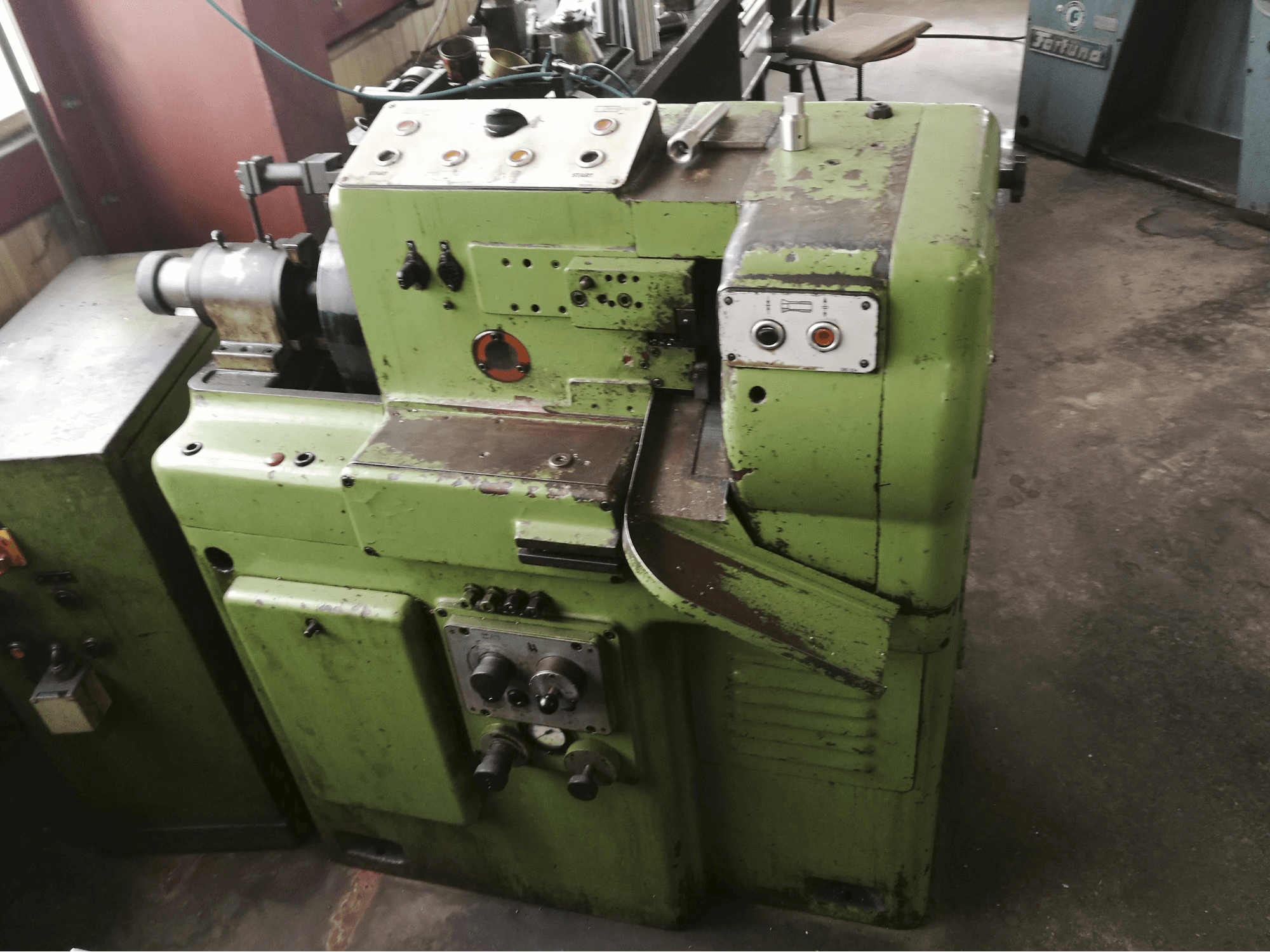 Prikaz stroja Hahn+Kolb Tornomat 2-672 sprijeda