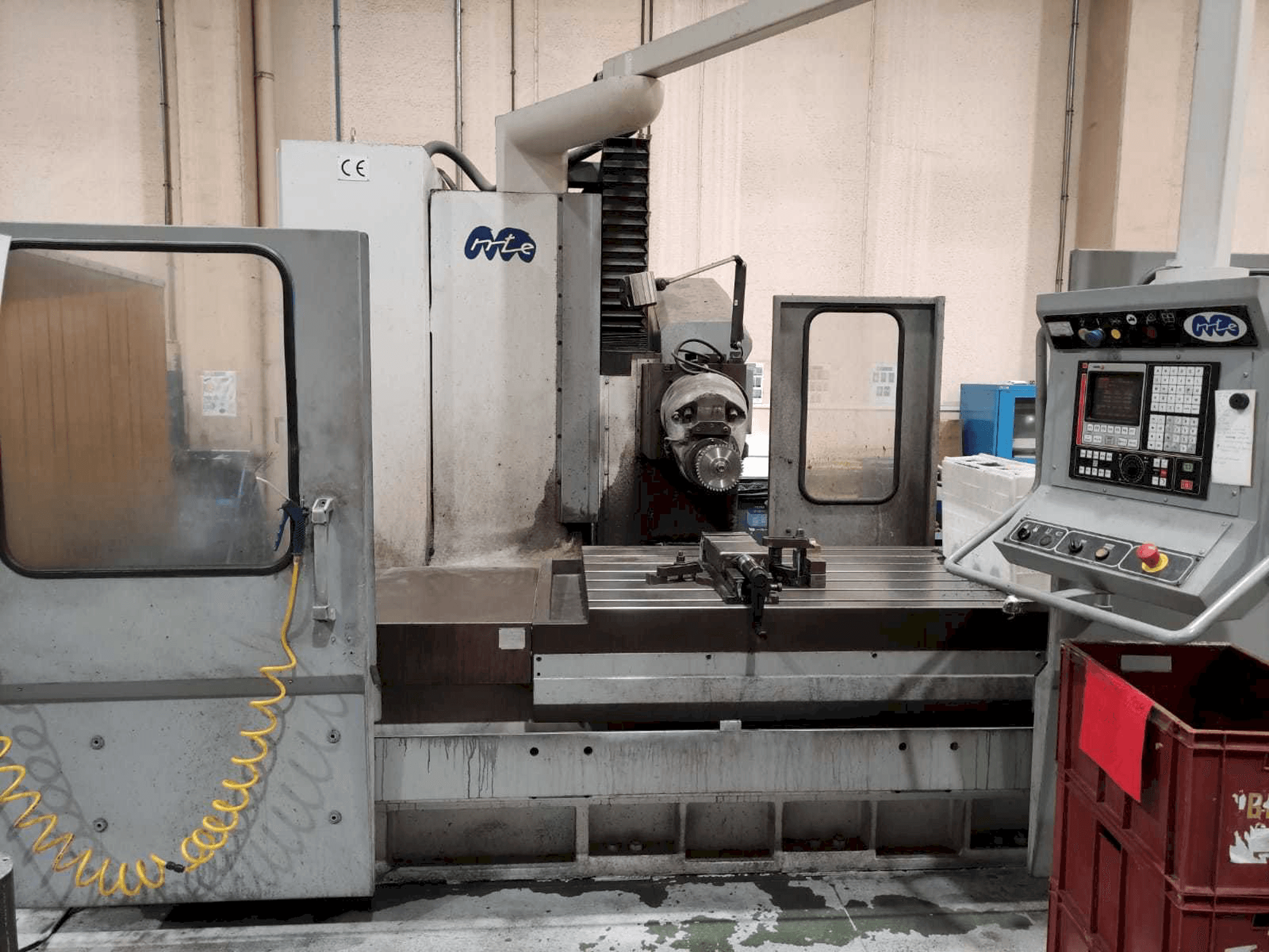 Prikaz stroja MTE BF-1700 sprijeda