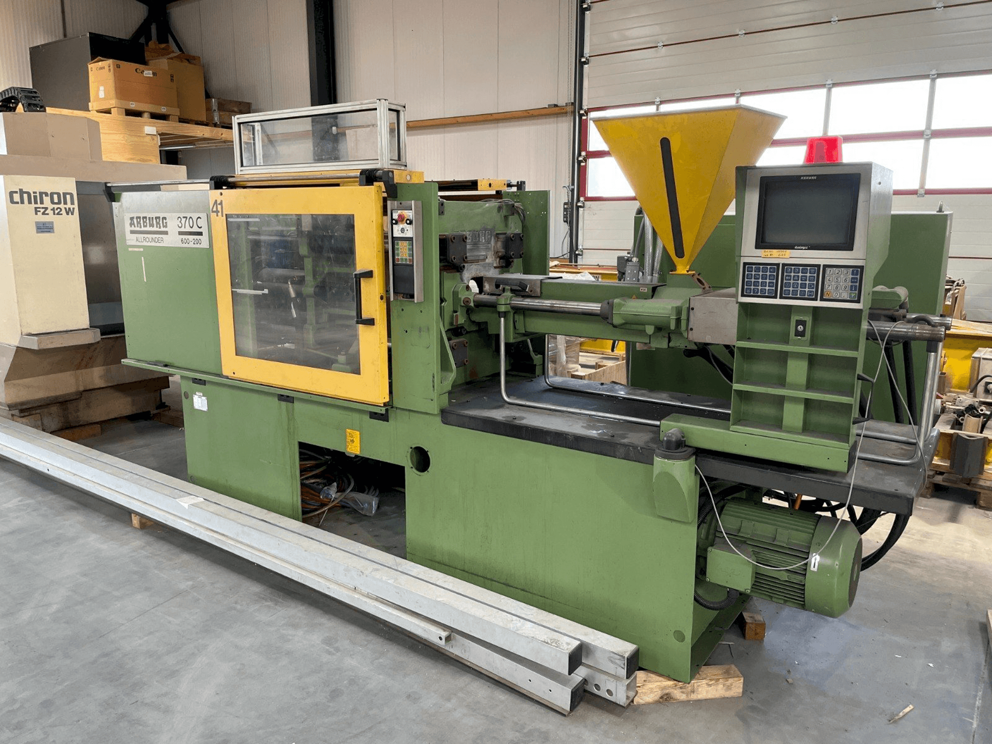 Prikaz stroja Arburg ALLROUNDER Centex 370 C 600 - 200 sprijeda