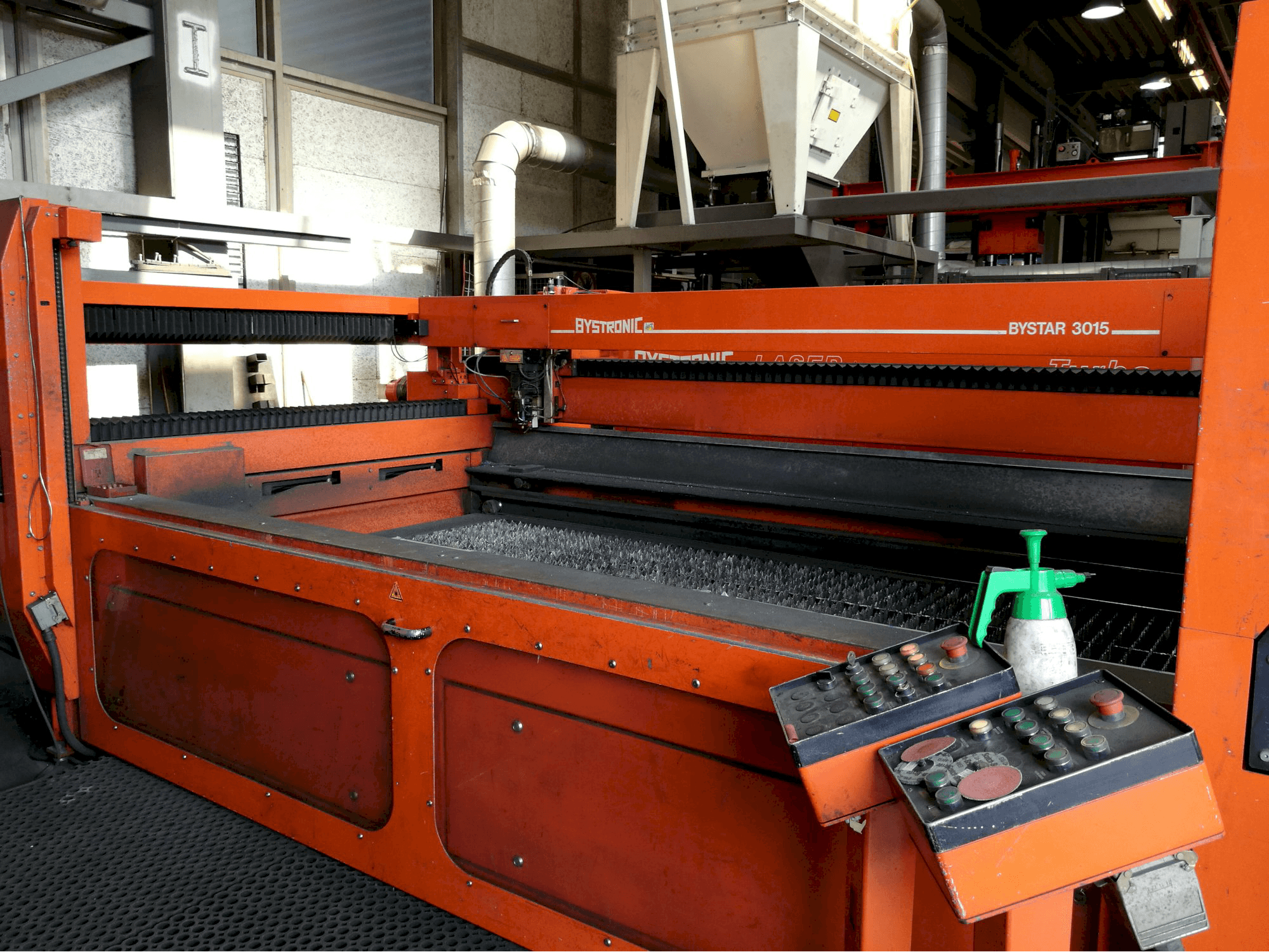 Prikaz stroja Bystronic Bystar 3015 zdesna