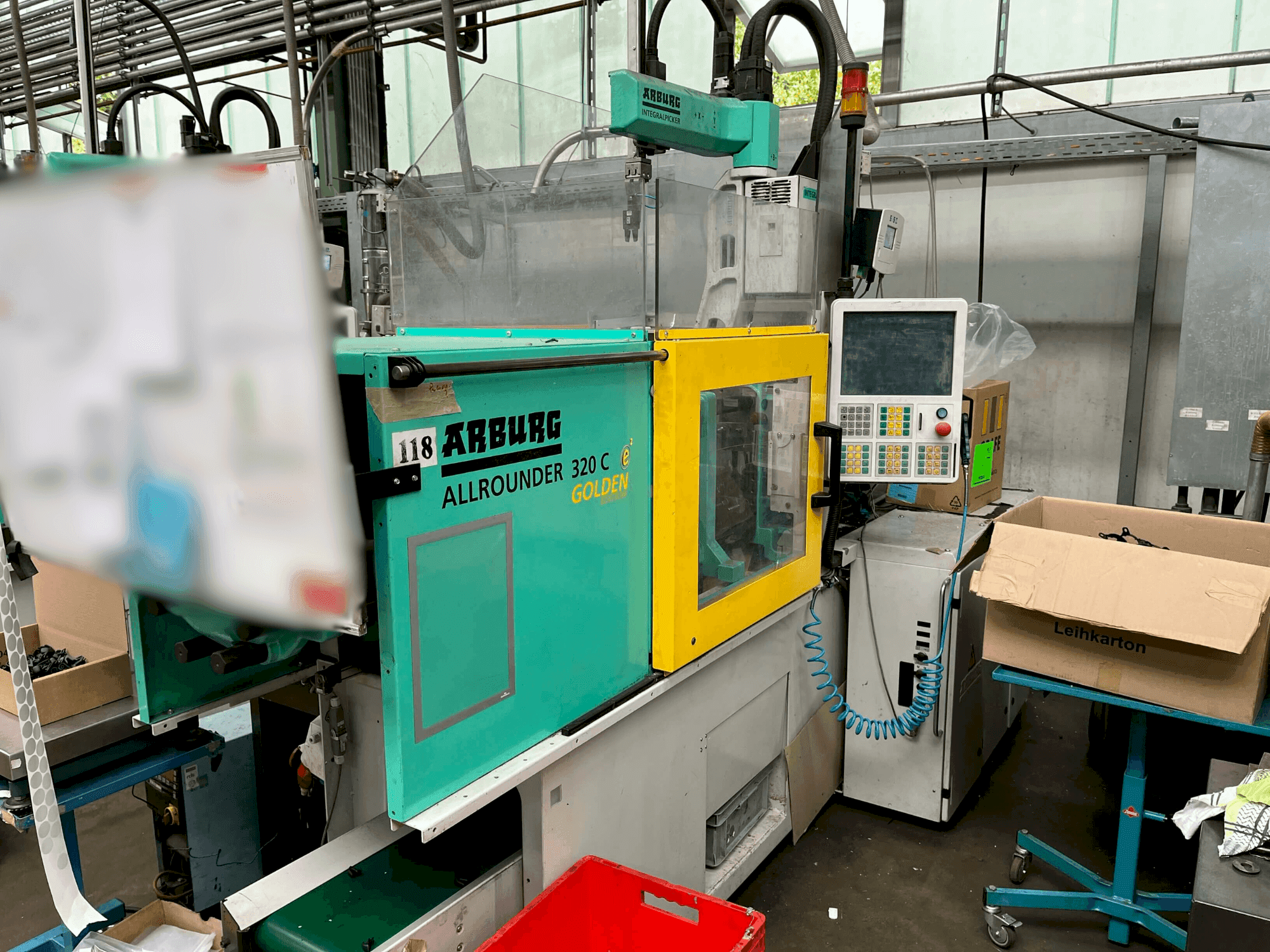 Prikaz stroja Arburg Allrounder 320-50 C sprijeda