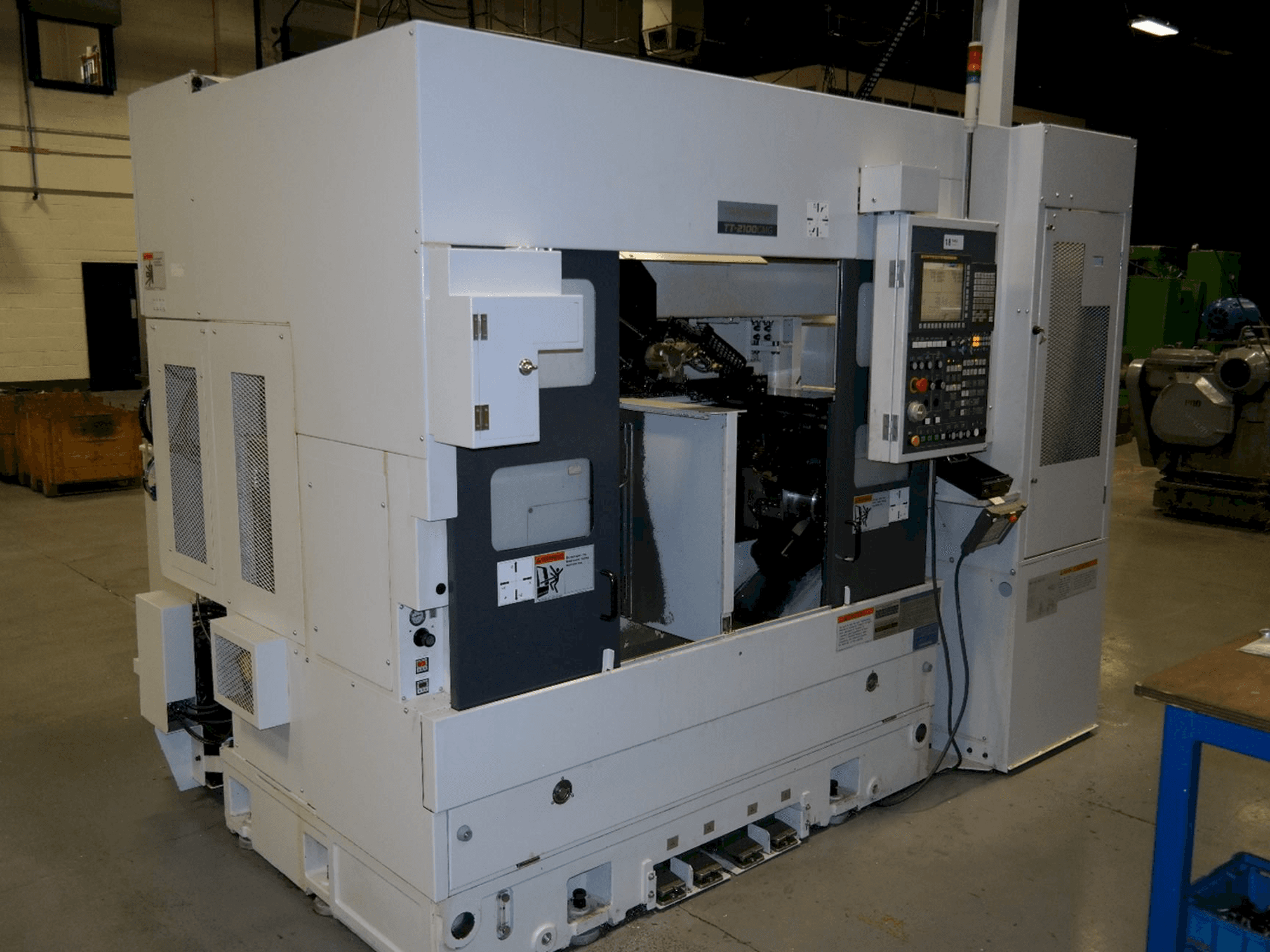 Prikaz stroja Takisawa TT2100CMGA sprijeda