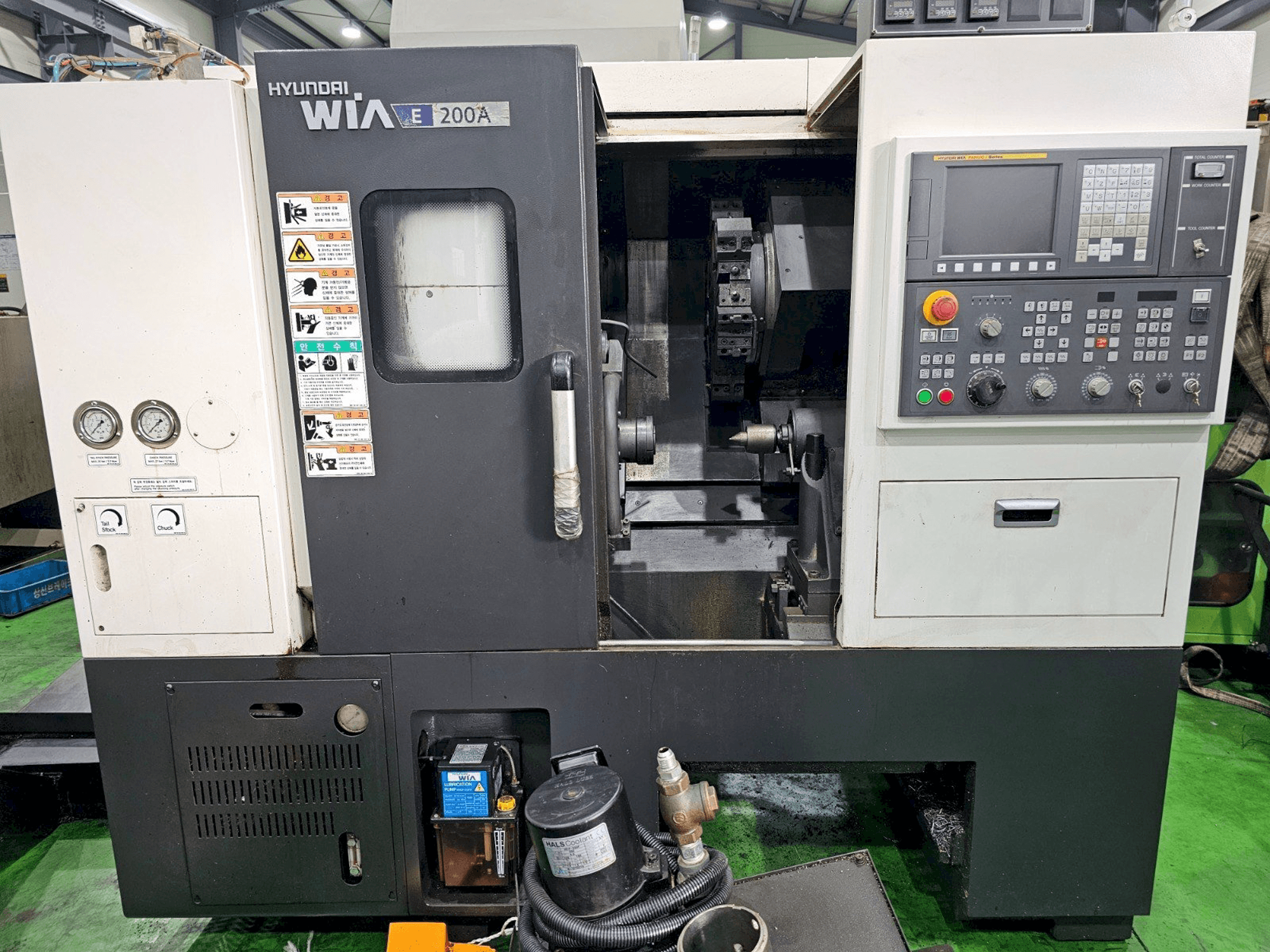 Prikaz stroja Hyundai Wia E 200A sprijeda
