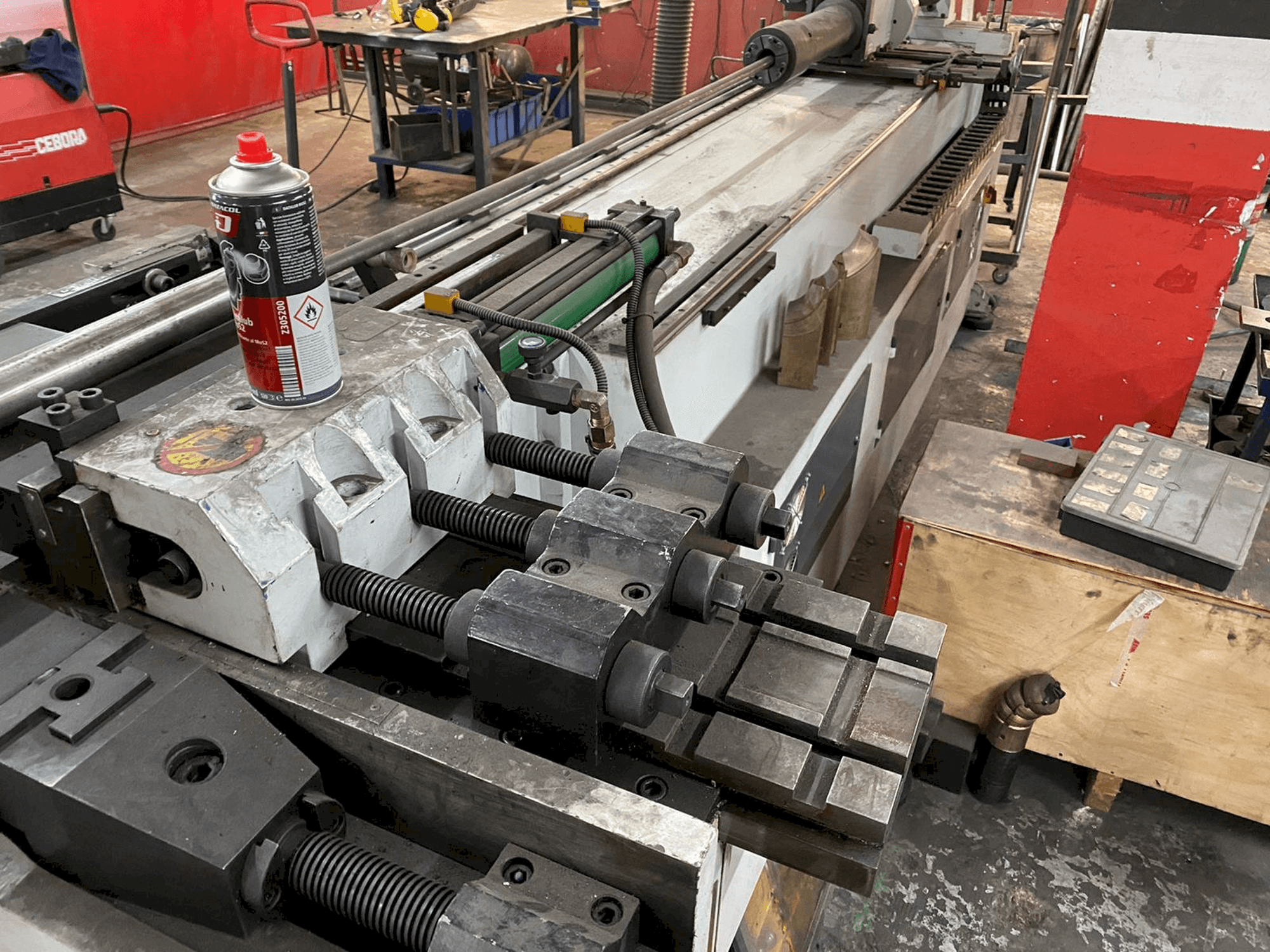 Prikaz stroja Segura Llunell SB-76-NCBL sprijeda