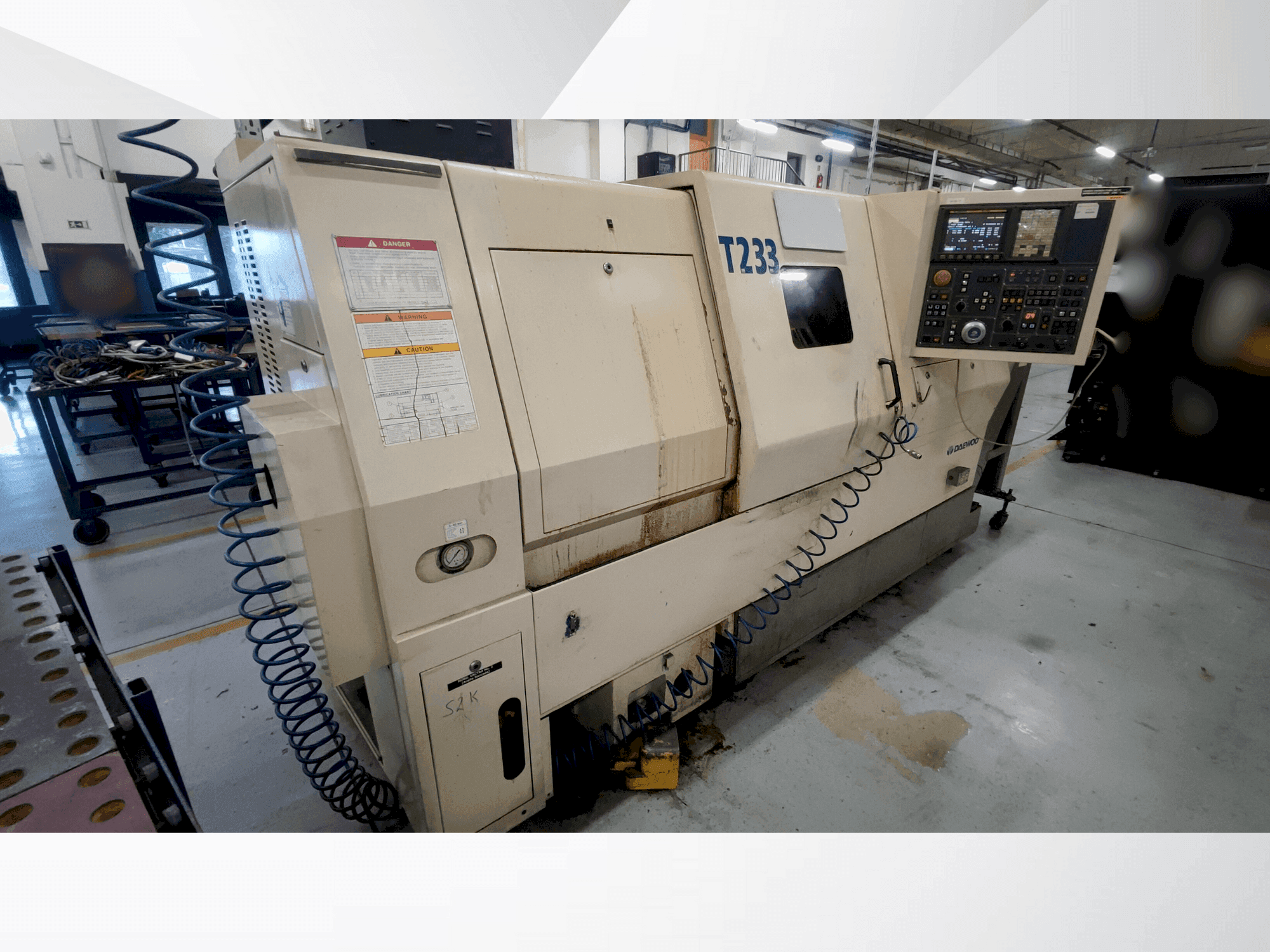 Prikaz stroja DAEWOO puma 240 LB sprijeda