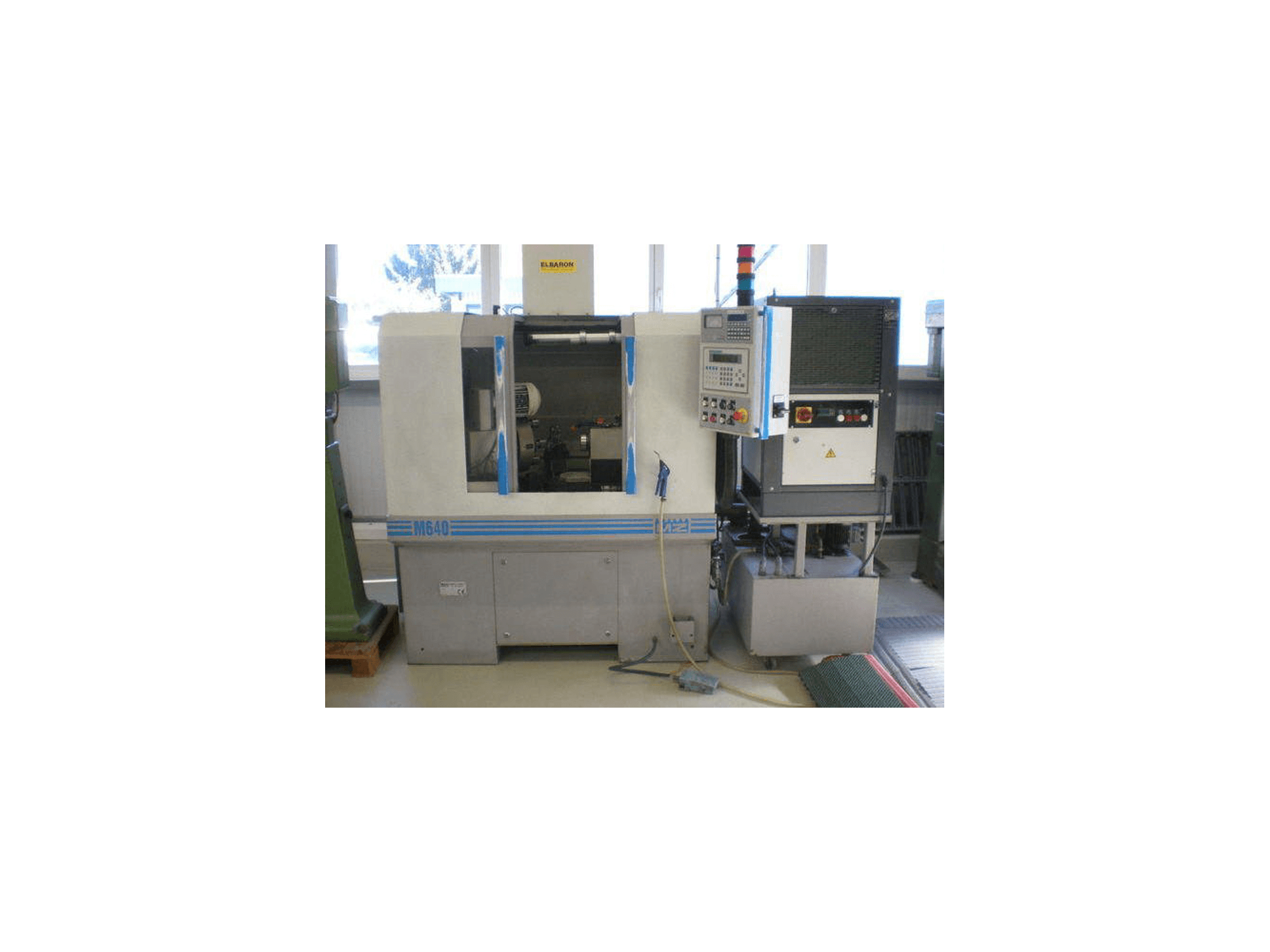 Prikaz stroja Monnier & Zahner M640 sprijeda