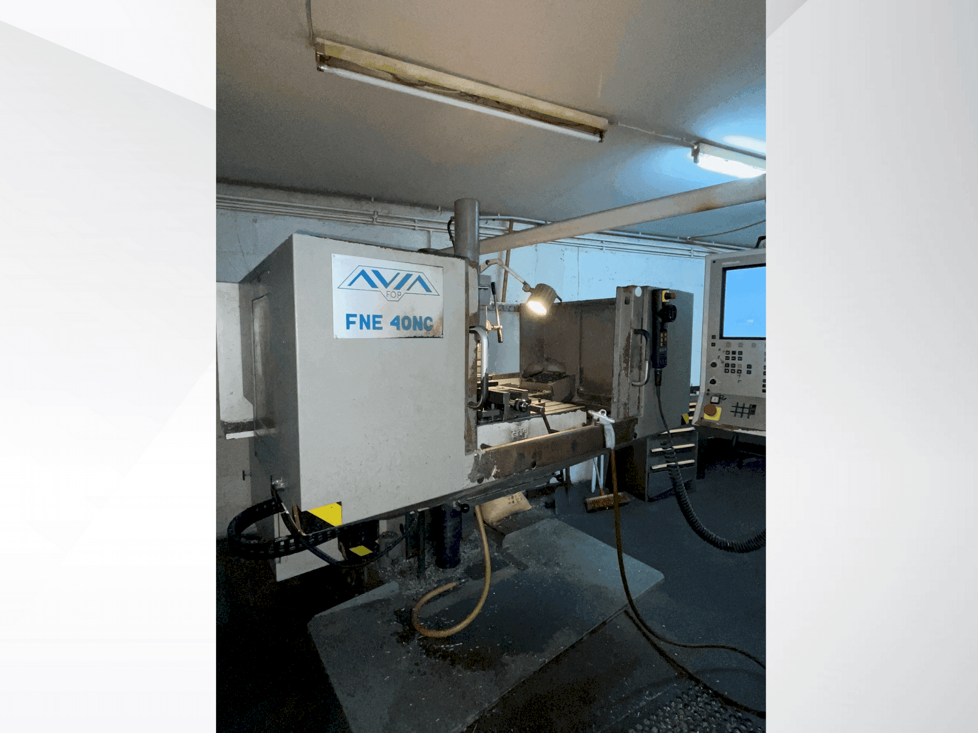 Prikaz stroja Avia FNE 40NC sprijeda