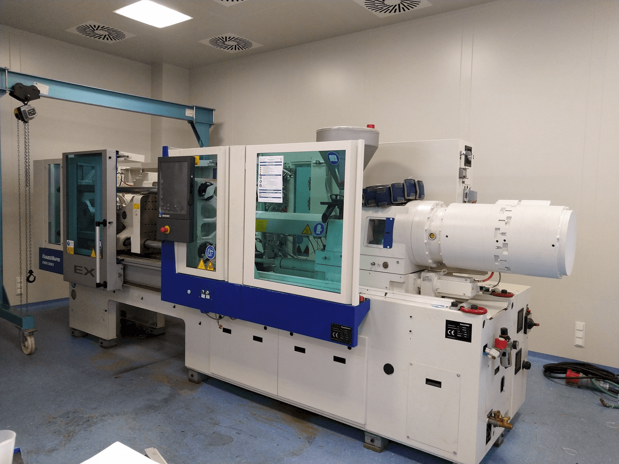 Prikaz stroja Krauss Maffei 80-380 EX sprijeda