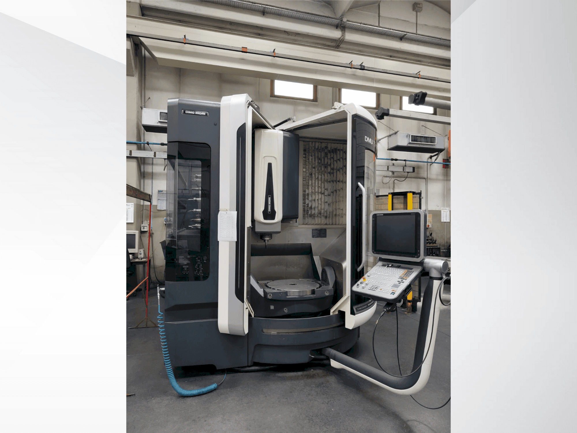 Prikaz stroja DMG MORI DMU 75 Monoblock sprijeda