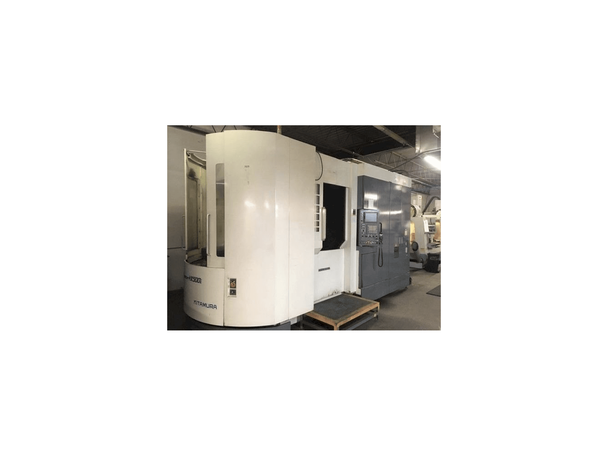 Prikaz stroja Kitamura Mycenter HX500i sprijeda