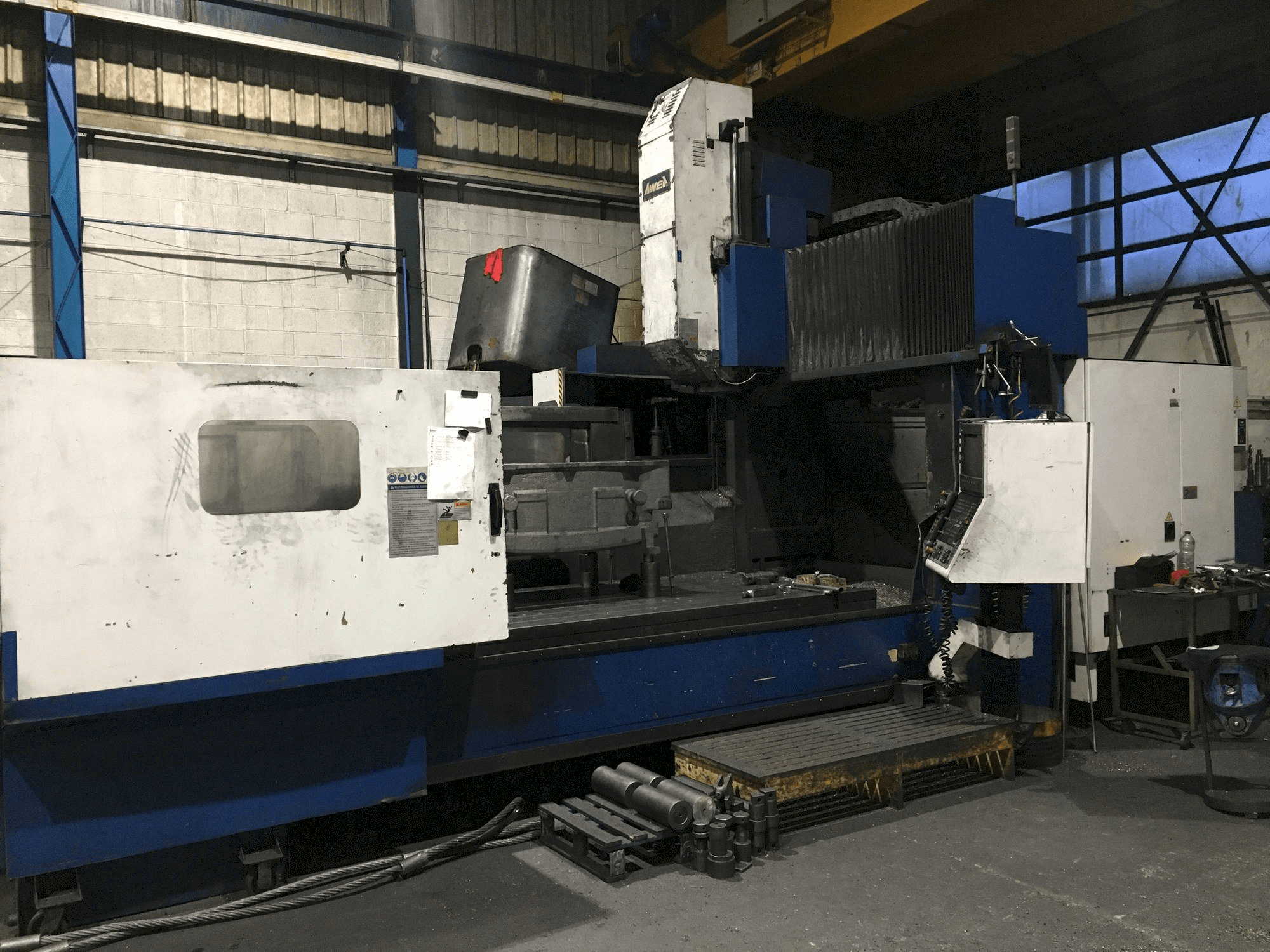 Prikaz stroja AWEA SP 3016 sprijeda