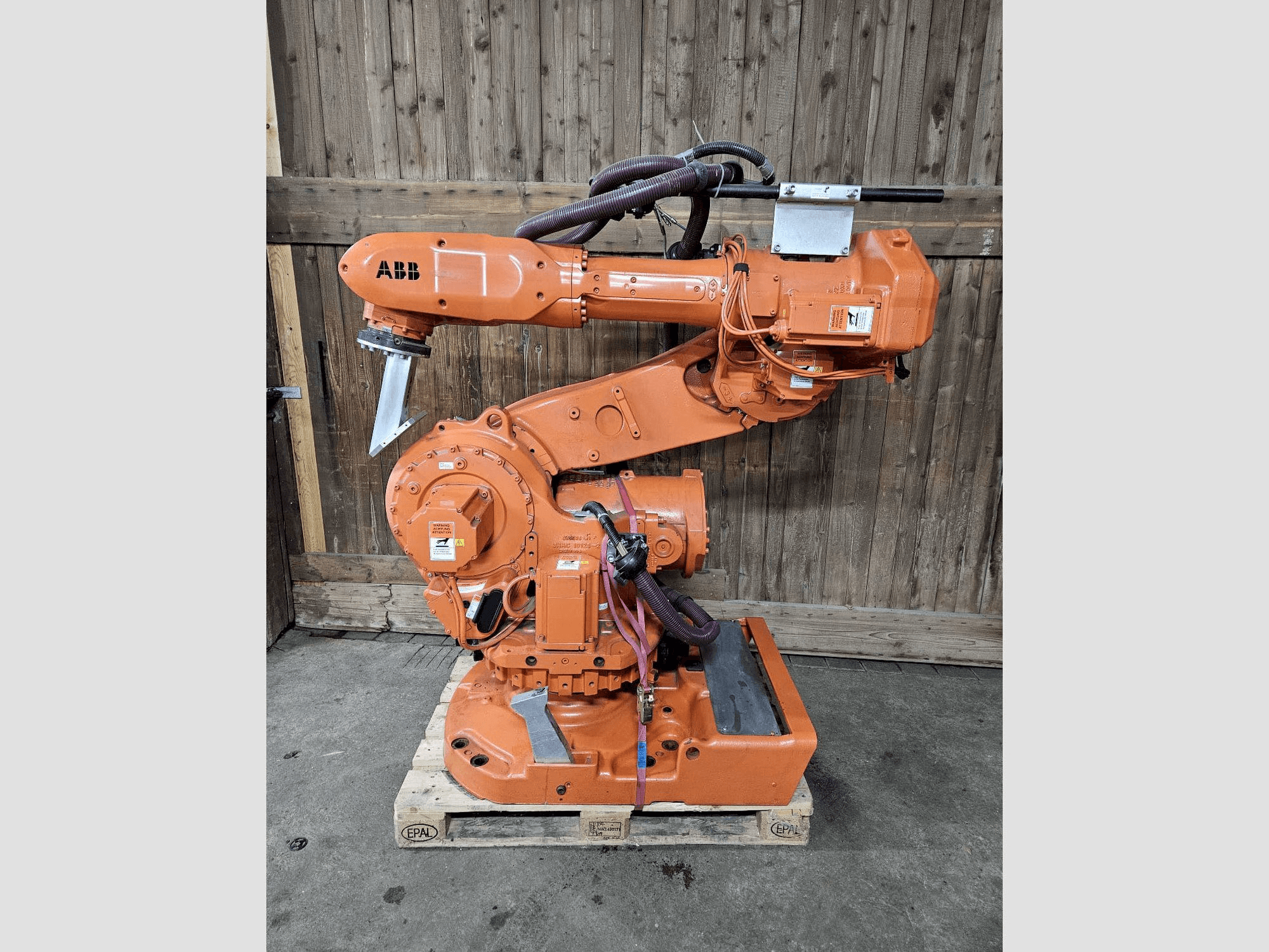 Prikaz stroja ABB IRB 6600-175/2.55 sprijeda