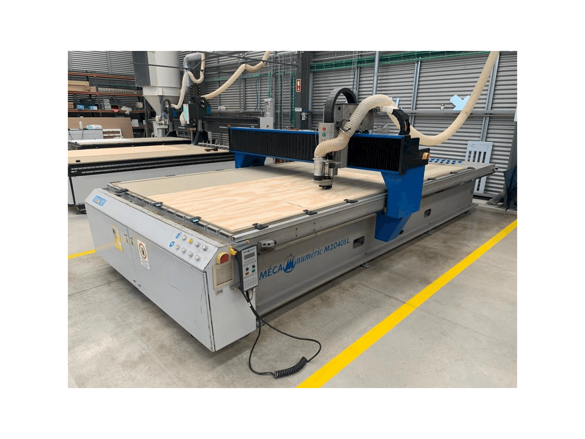 Prikaz stroja MECANUMERIC M2040 sprijeda