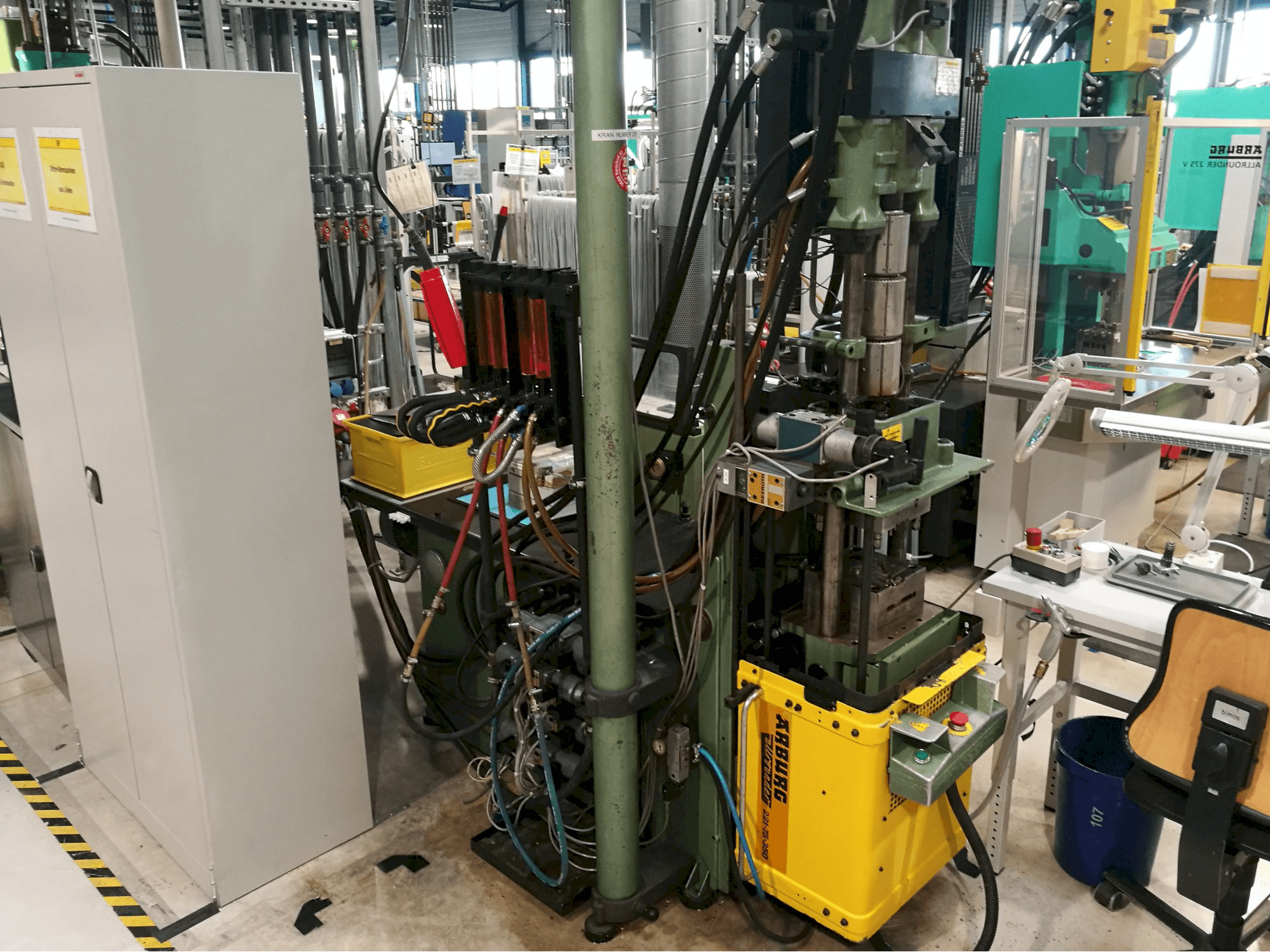 Detalj stroja Arburg Allrounder 221-75-350