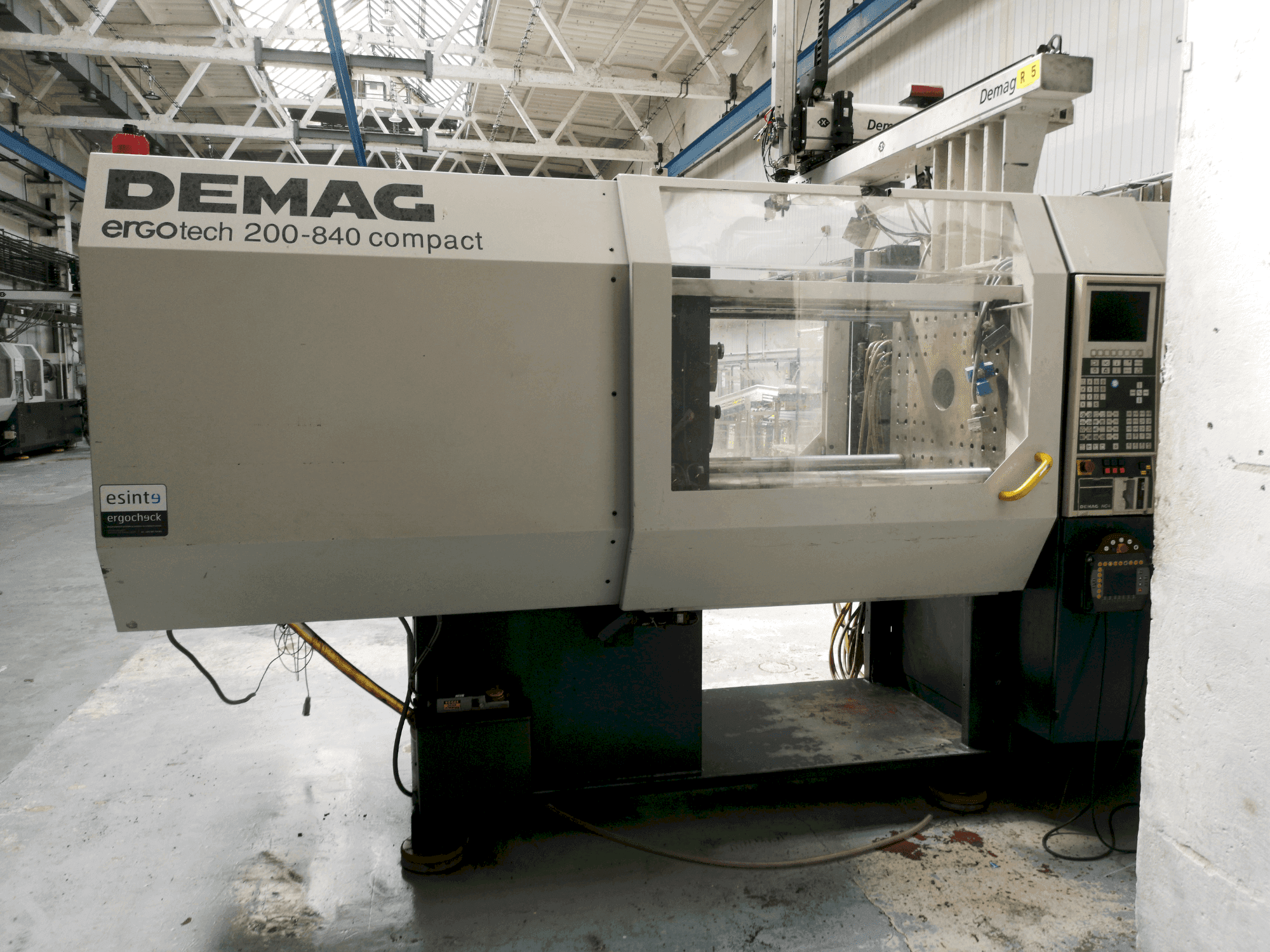 Prikaz stroja DEMAG Ergotech 200-840 Compact sprijeda