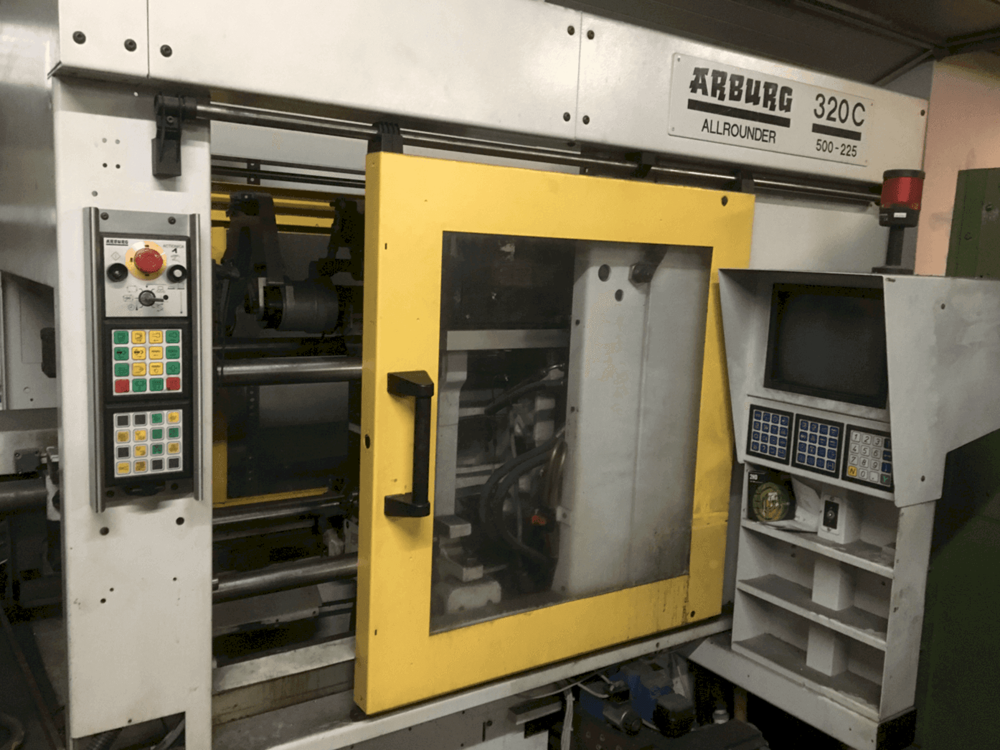 Prikaz stroja Arburg Allrounder Centex 320 CD-500-225 sprijeda