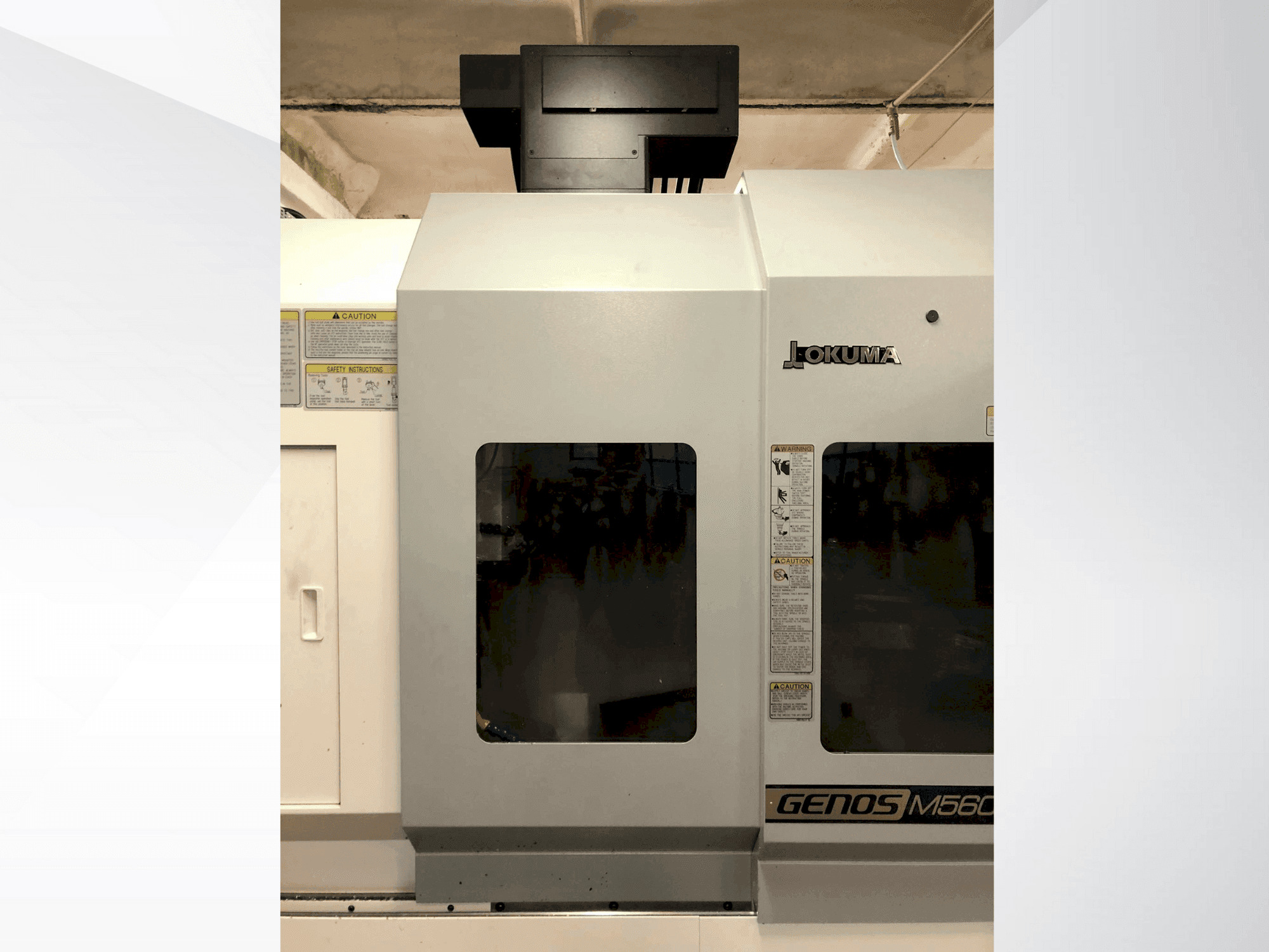 Prikaz stroja Okuma Genos M569 –V8 sprijeda