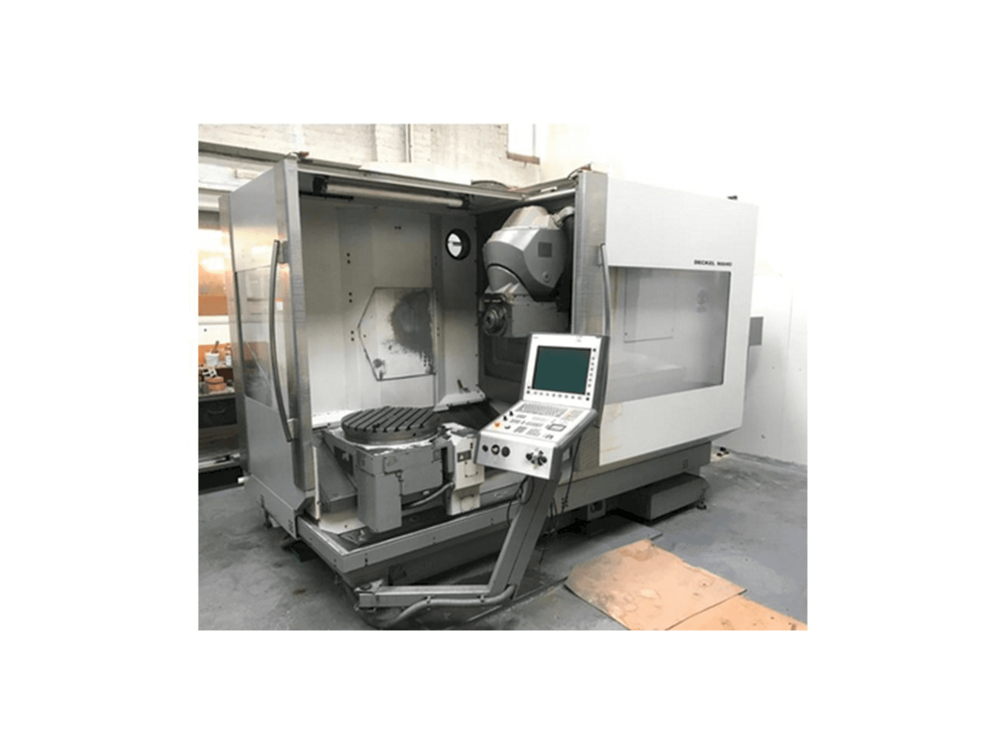 Prikaz stroja DECKEL MAHO DMU 60P Hi-Dyn sprijeda