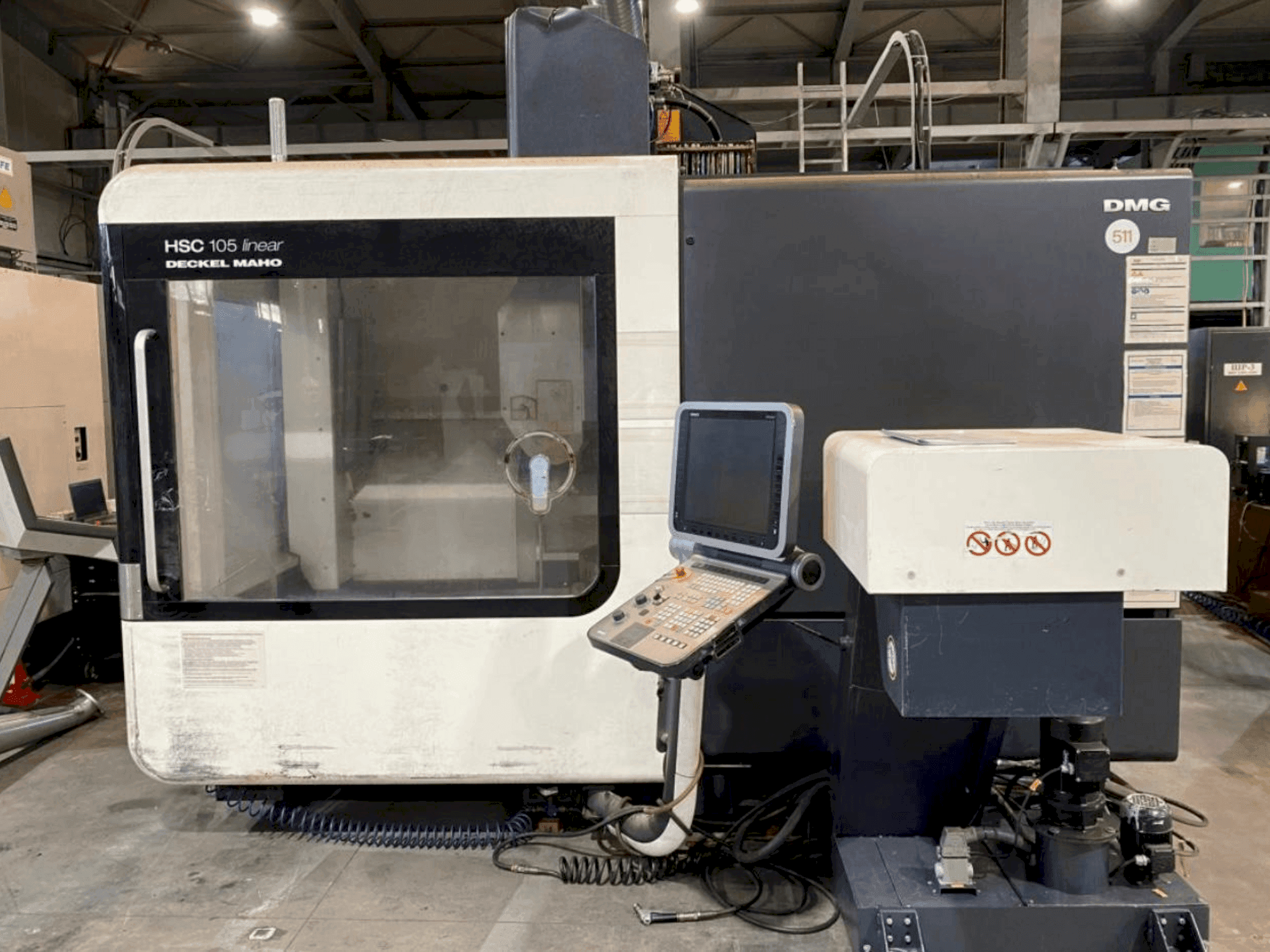 Prikaz stroja DECKEL MAHO HSC 105 Linear sprijeda