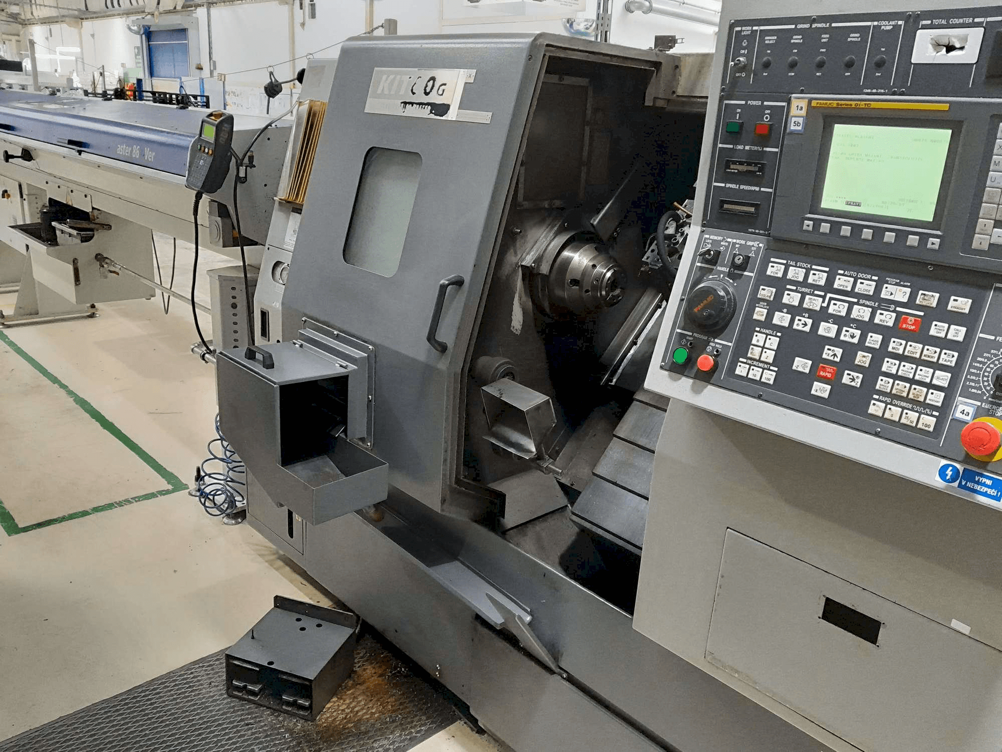 Prikaz stroja Hyundai Kia KIT60G sprijeda