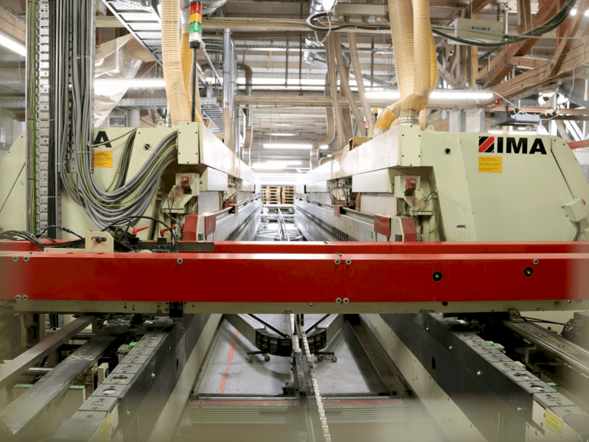 Prikaz stroja IMA Angular transfer sprijeda