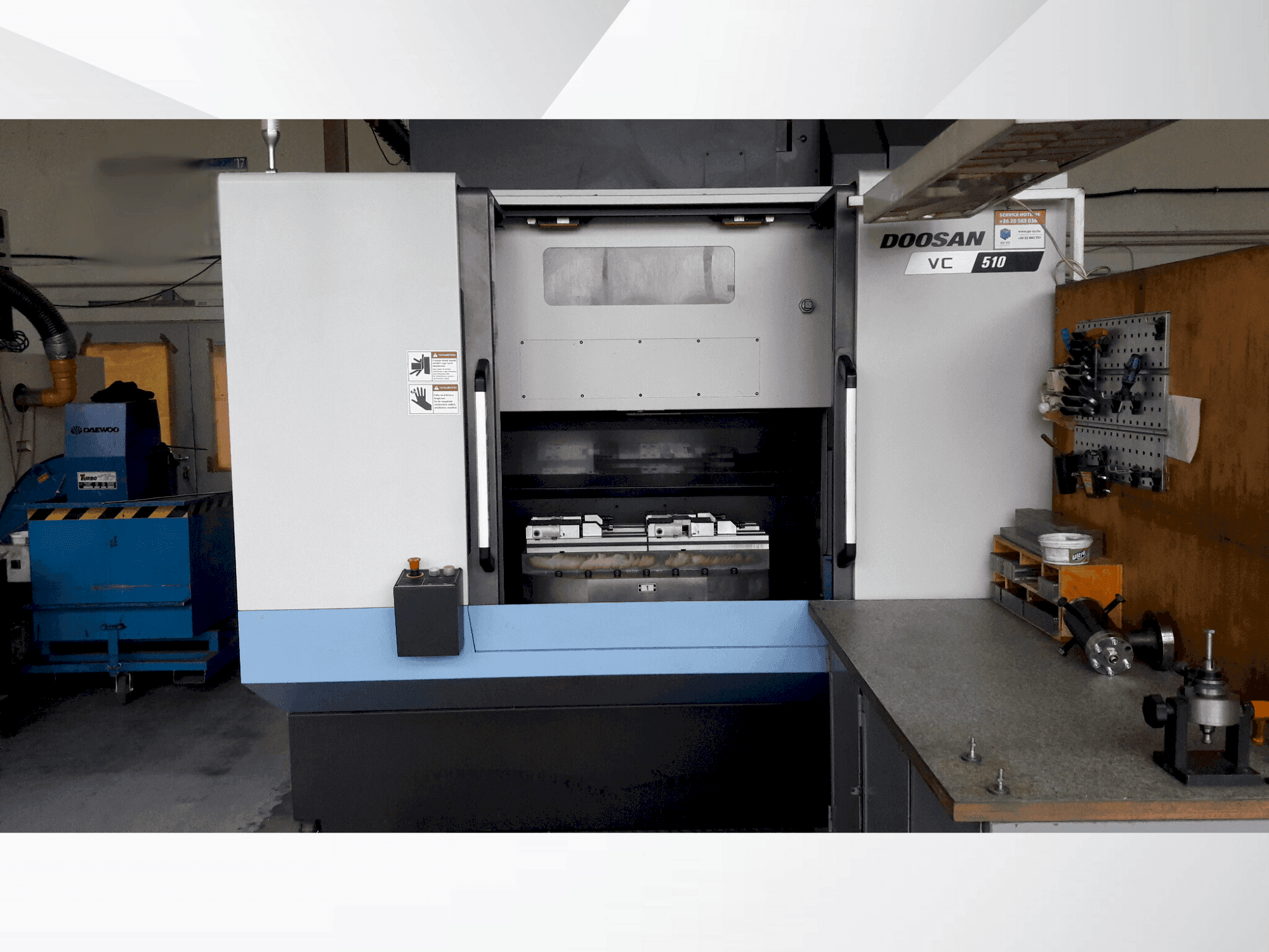 Prikaz stroja DOOSAN VC 510 sprijeda