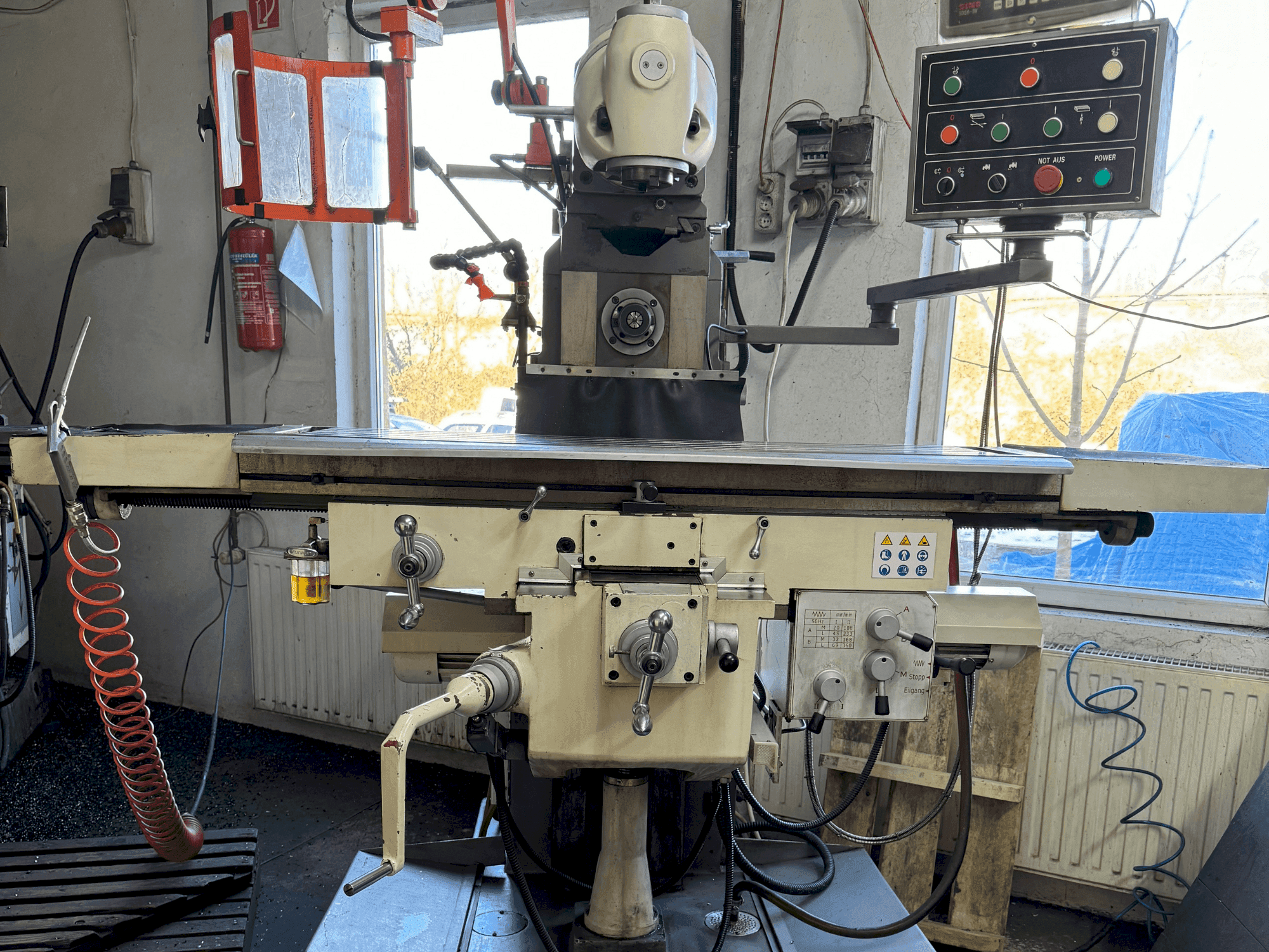 Prikaz stroja ELMAG UFM 125GT sprijeda