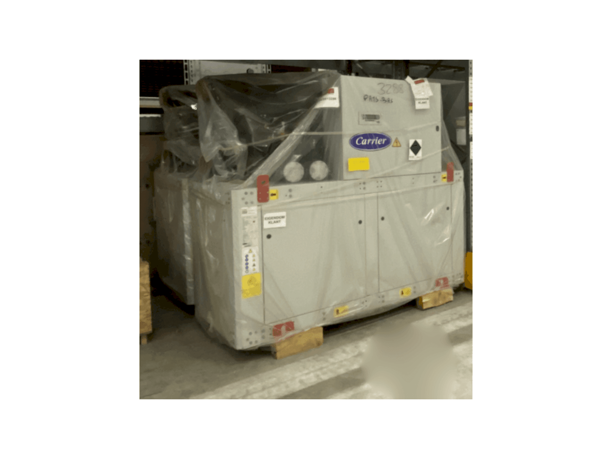 Prikaz stroja CARRION 3x Carrier heat pump 30WI1000 & 2x Refrion Dry Coolers V-model ES4C 2390.6/4 E2 sprijeda