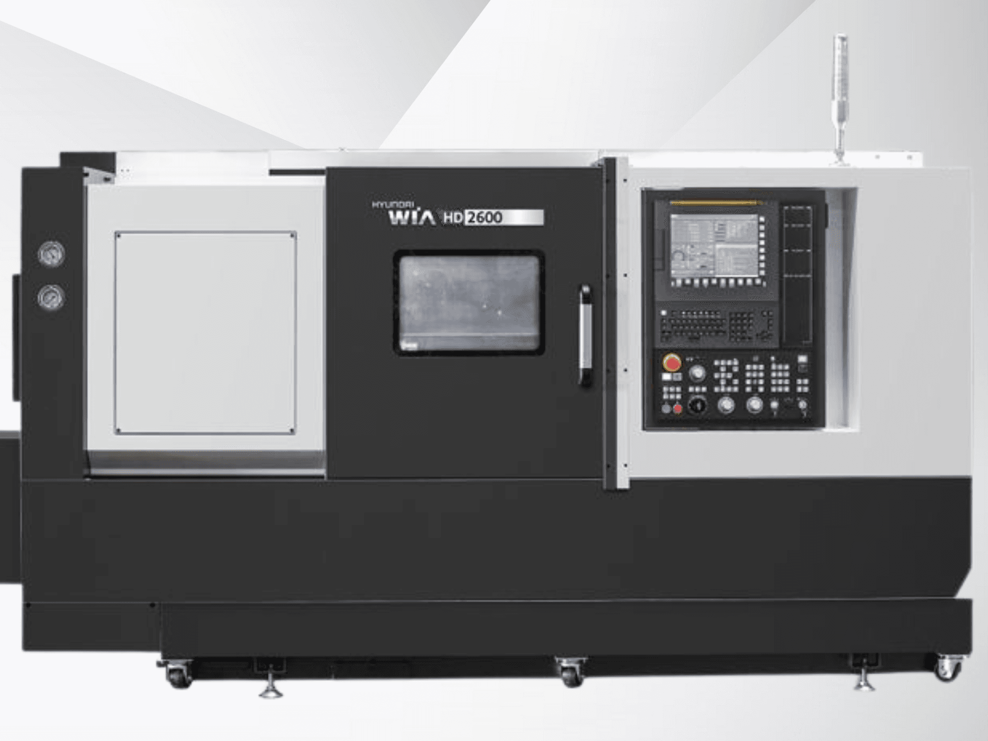 Hyundai WIA HD2600 CNC tokarski stroj, prednji pogled, prikazuje upravljačku ploču s gumbima, zaslonom i odjeljkom za alat.