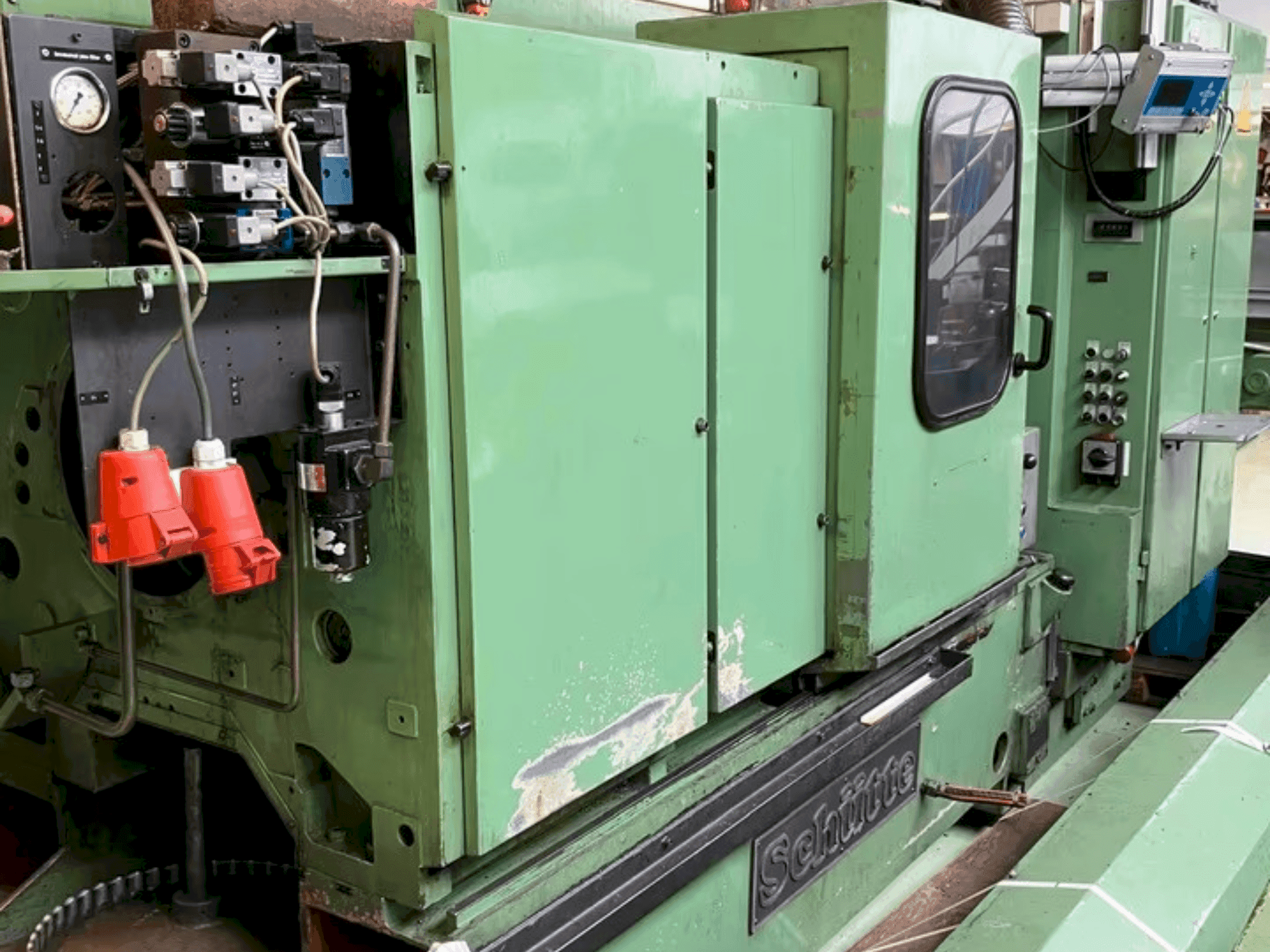 Prikaz stroja Schütte SF 26 (1985) sprijeda