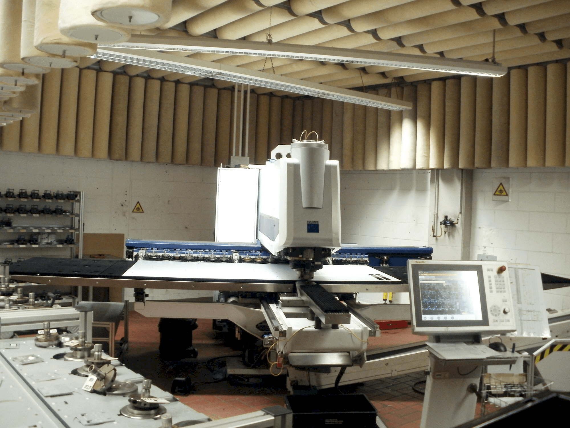 Prikaz stroja Trumpf TruPunch 3000 S11 sprijeda