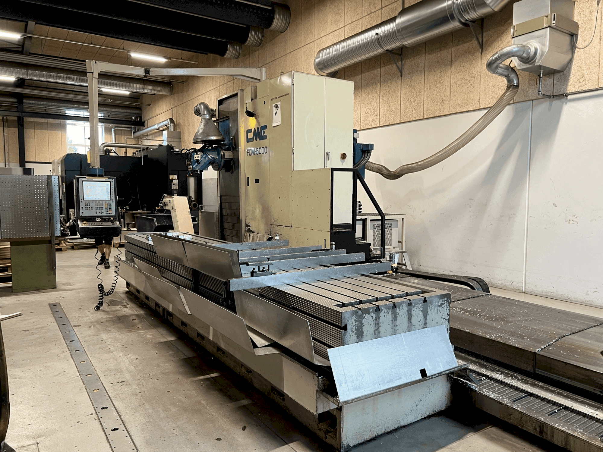 Prikaz stroja CME FCM 5000 sprijeda