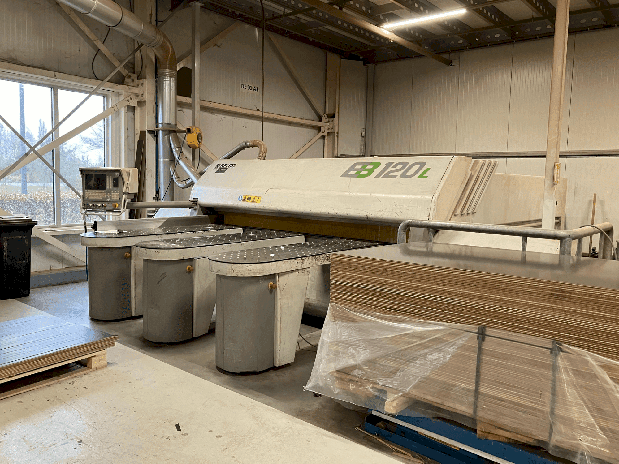 Prikaz stroja SELCO EBL 120 sprijeda