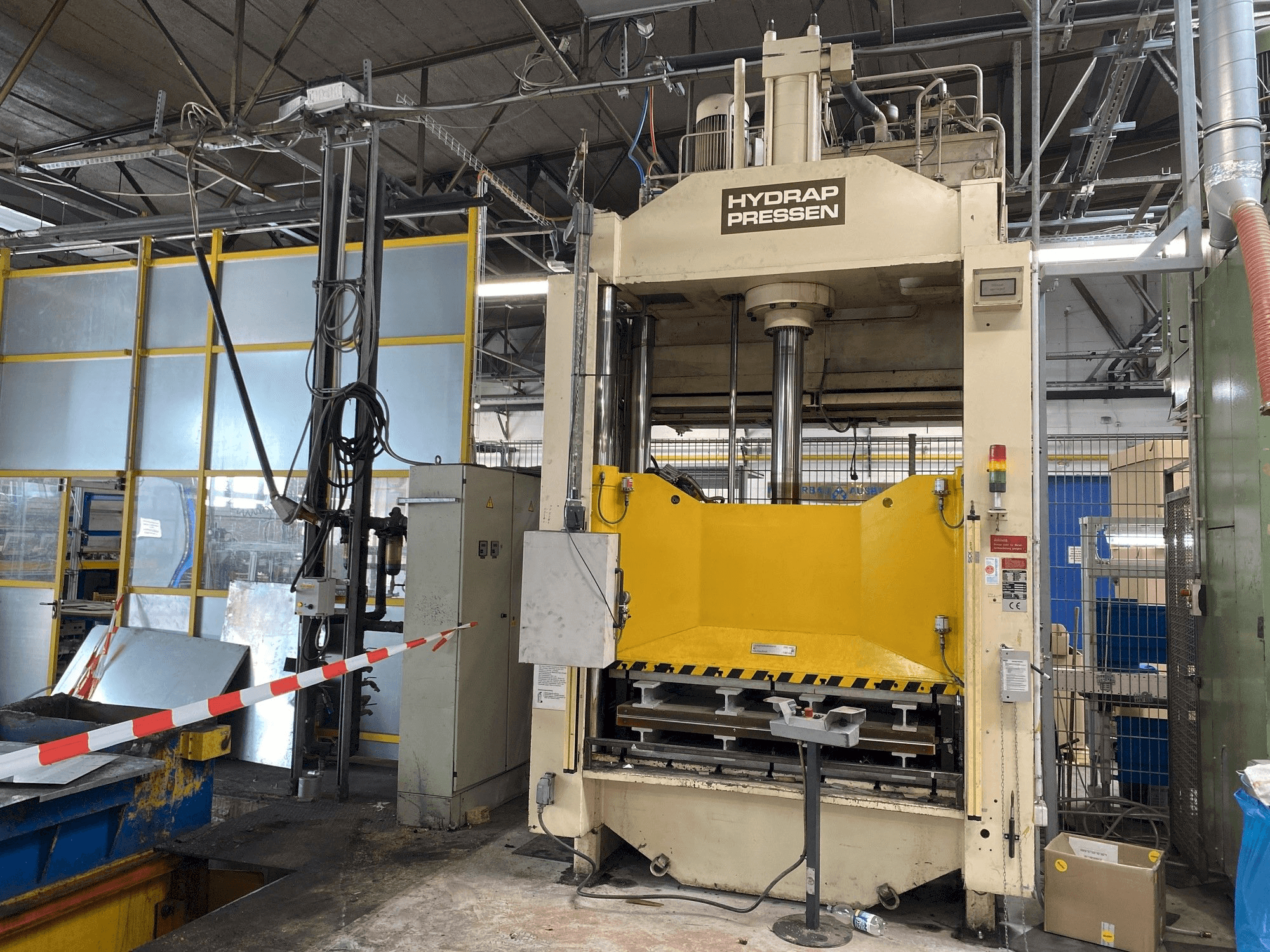 Prikaz stroja HYDRAP HPD-S 63 sprijeda
