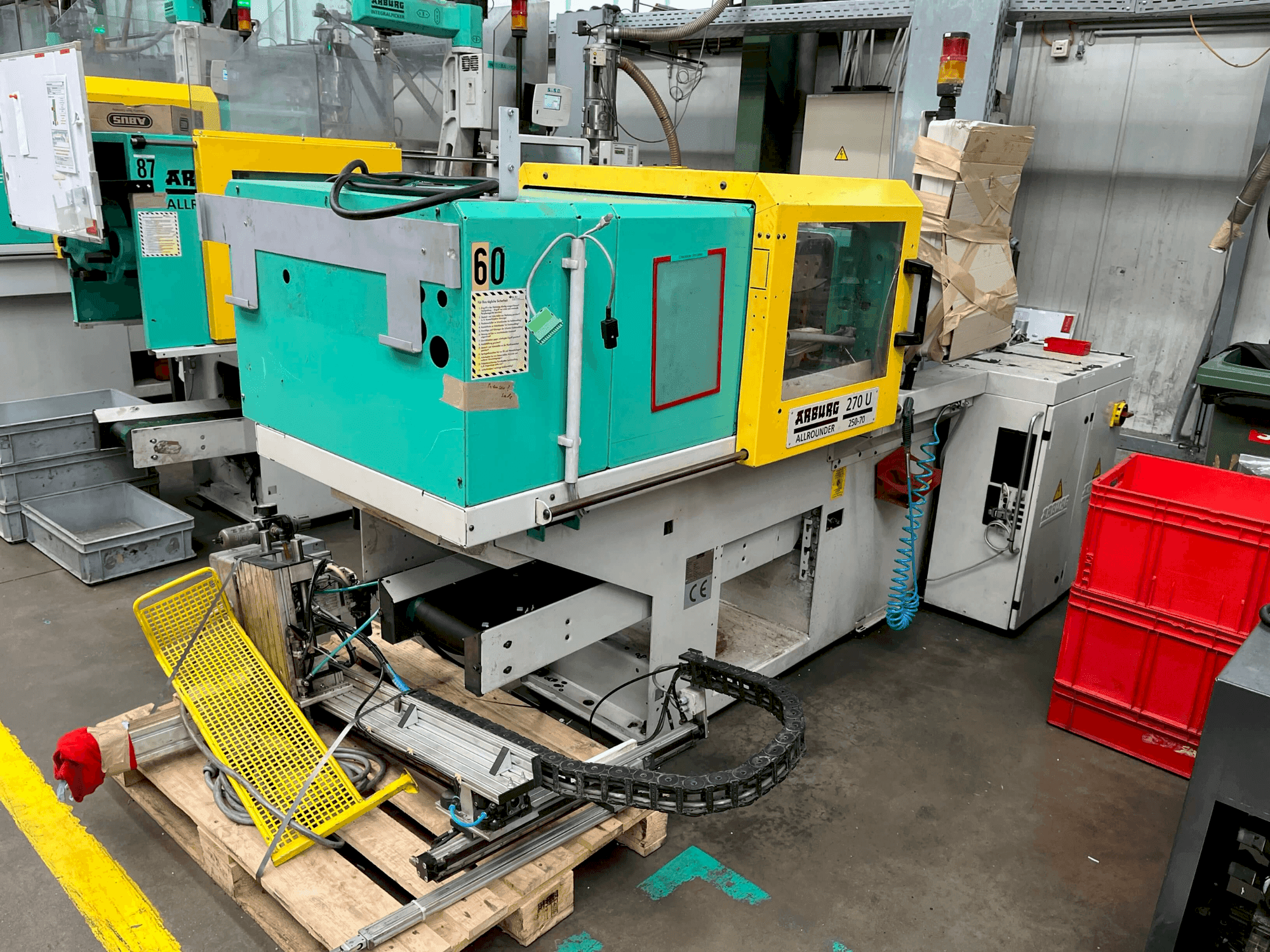 Prikaz stroja Arburg Allrounder 270-25U sprijeda