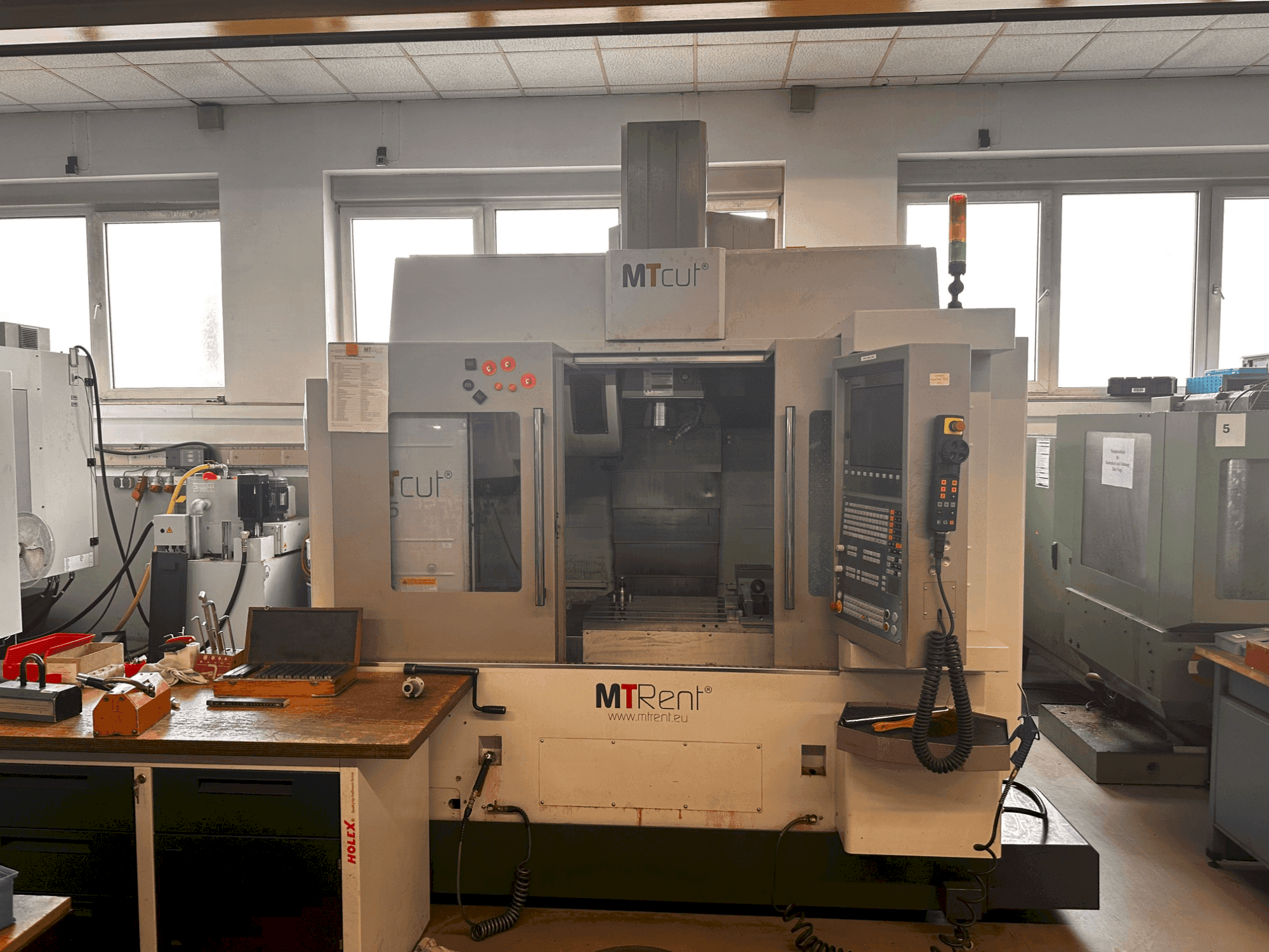 Prikaz stroja MTcut EVO V85 sprijeda