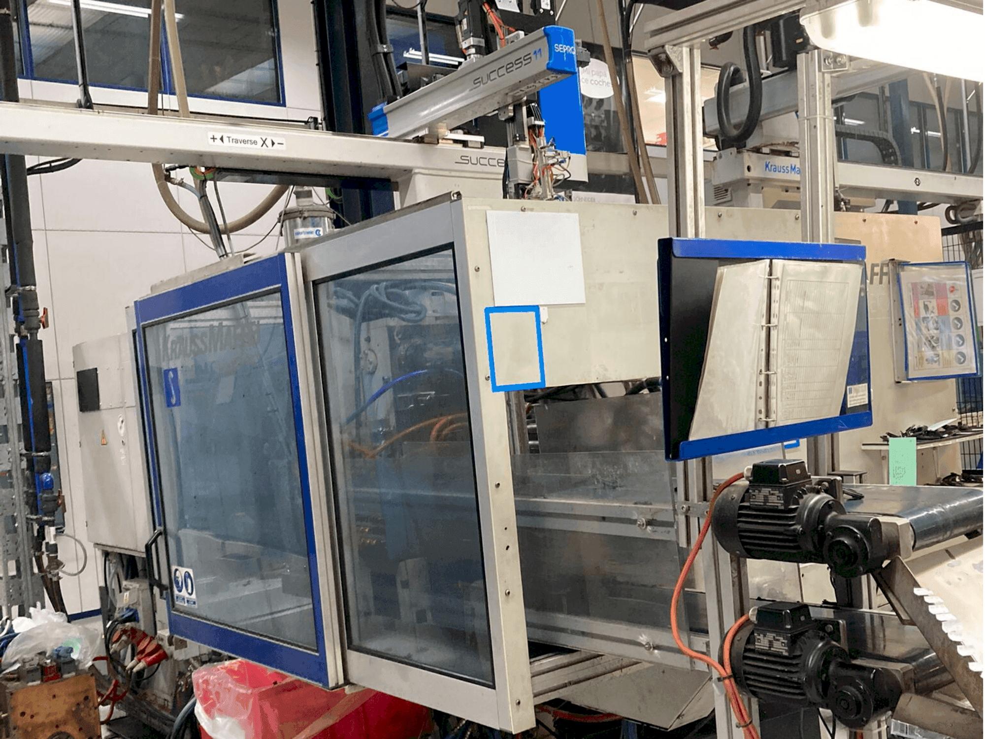 Prikaz stroja Krauss Maffei 150-700 C2 sprijeda