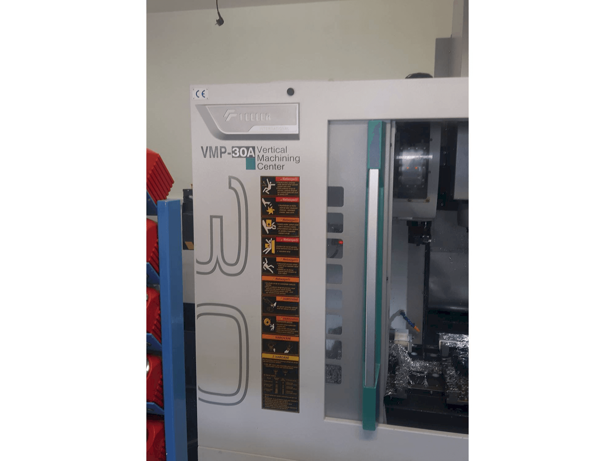 Prikaz stroja Feeler VMP 30 sprijeda