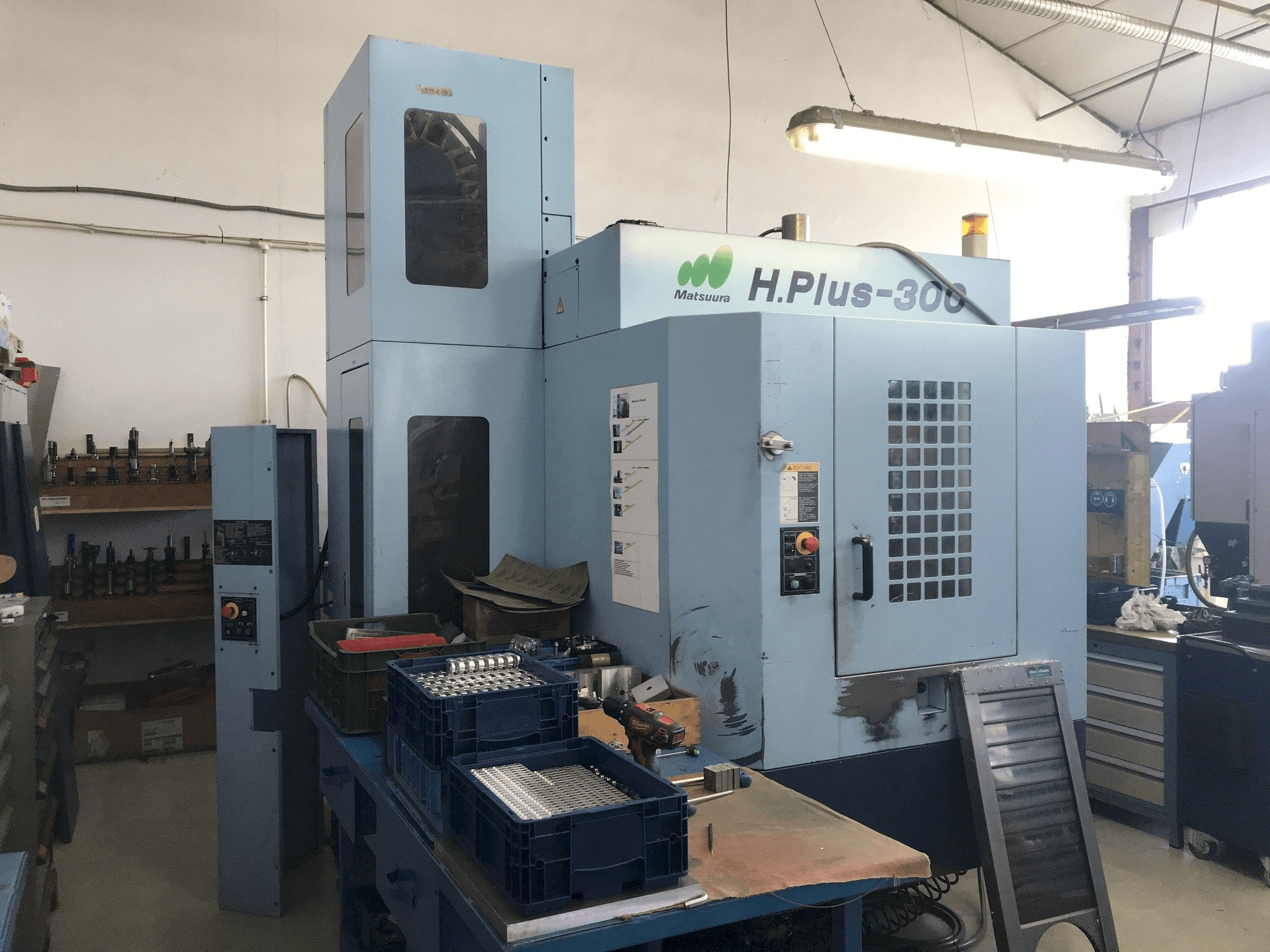 Prikaz stroja Matsuura H.PLUS-300 sprijeda