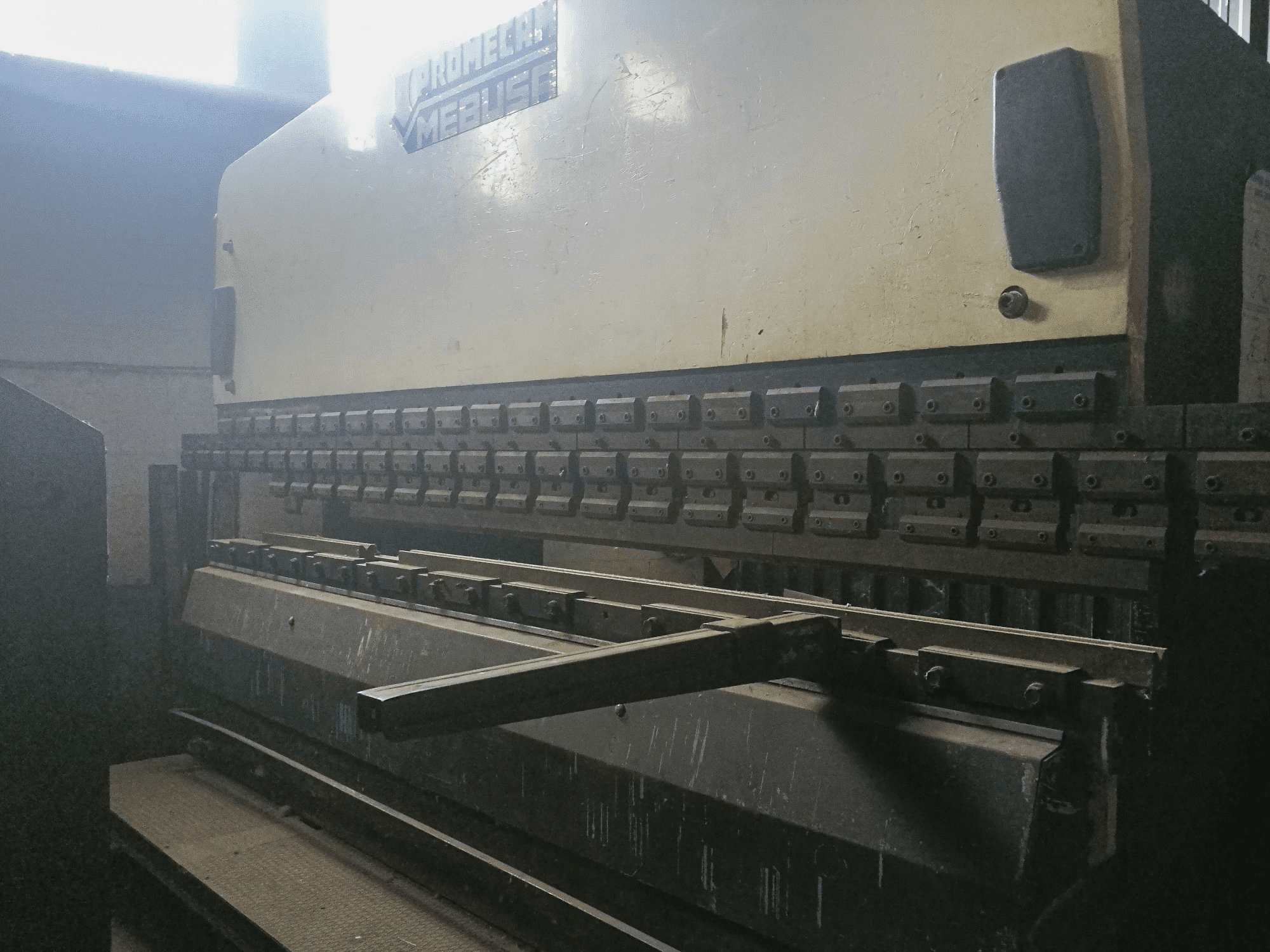 Prikaz 1 stroja PROMECAM MEBUSA RG 204 zdesna