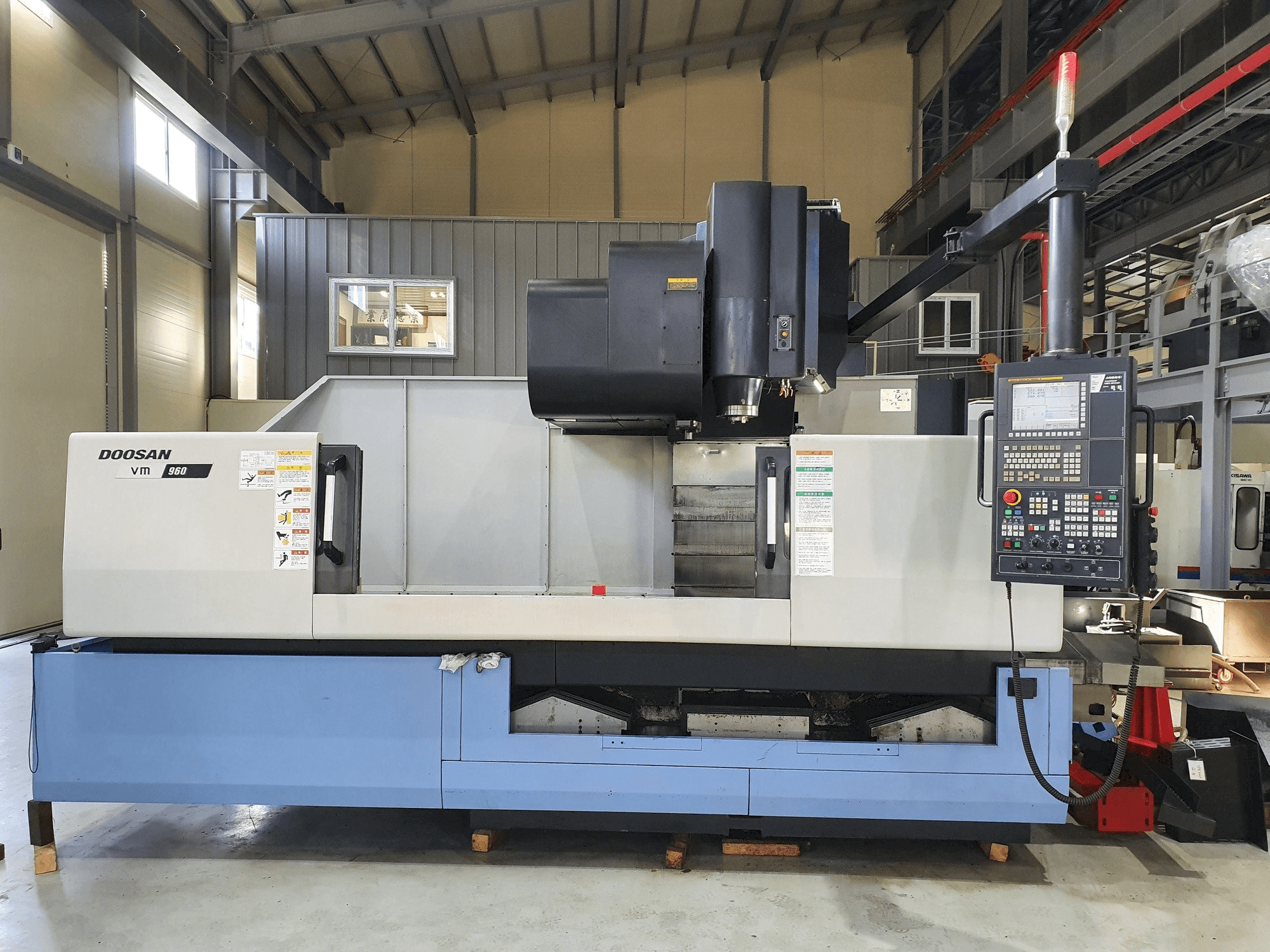 Prikaz stroja Doosan VM 960 sprijeda