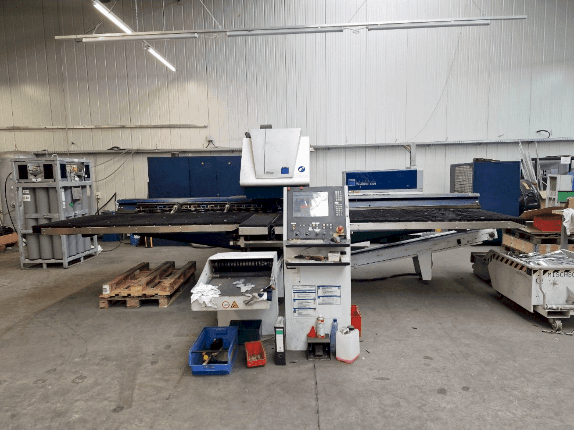 Prikaz stroja TRUMPF TruMatic 3000 Fiber sprijeda