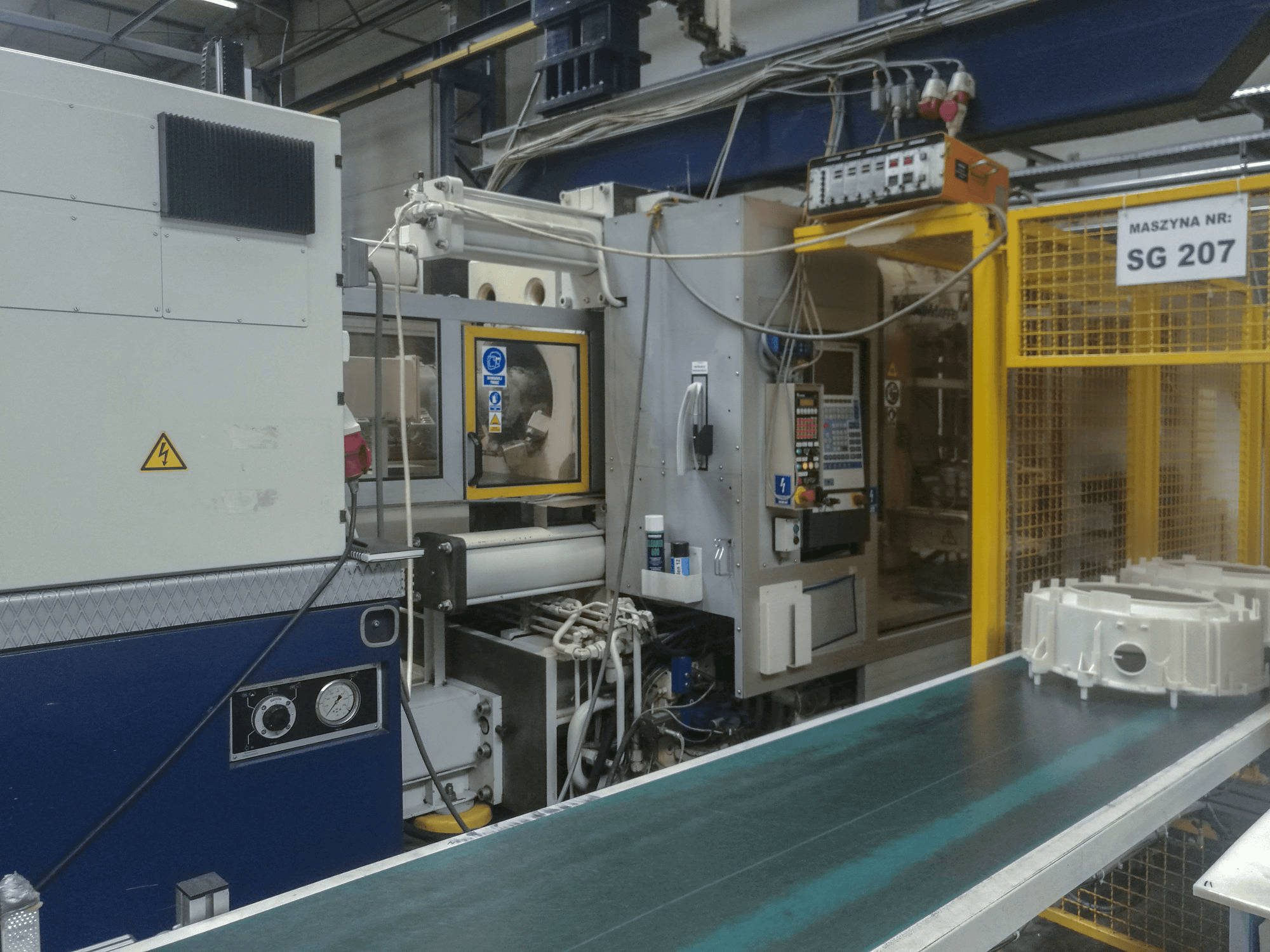 Prikaz 1 stroja Krauss Maffei 800-8000 MC slijeva